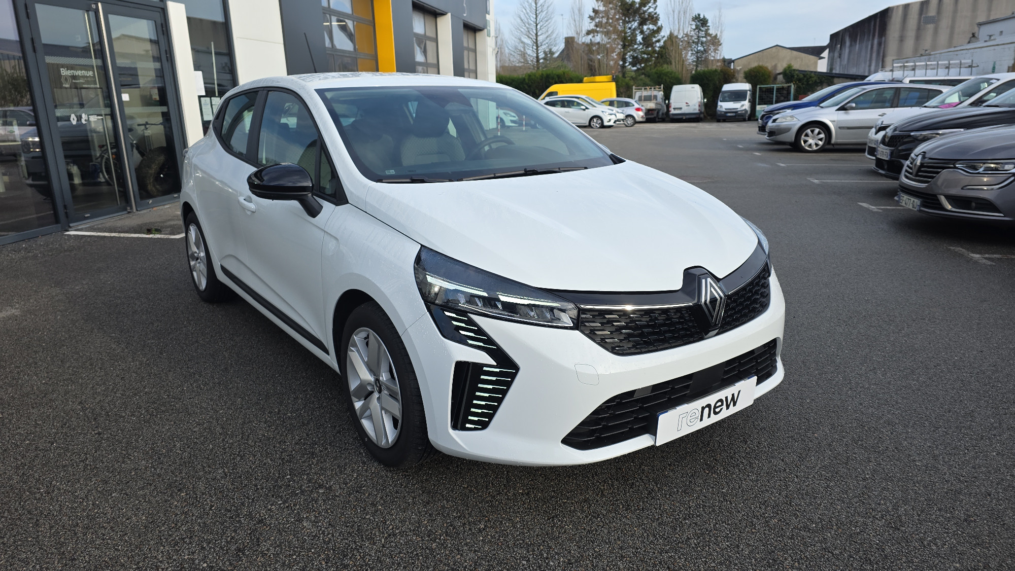 Vente en ligne Renault Clio 5 Clio E-Tech full hybrid 145 ch GSR2 au prix de 20 790 €