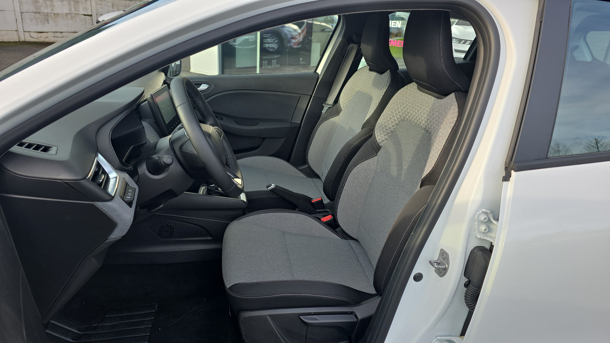 Vente en ligne Renault Clio 5 Clio E-Tech full hybrid 145 ch GSR2 au prix de 20 790 €