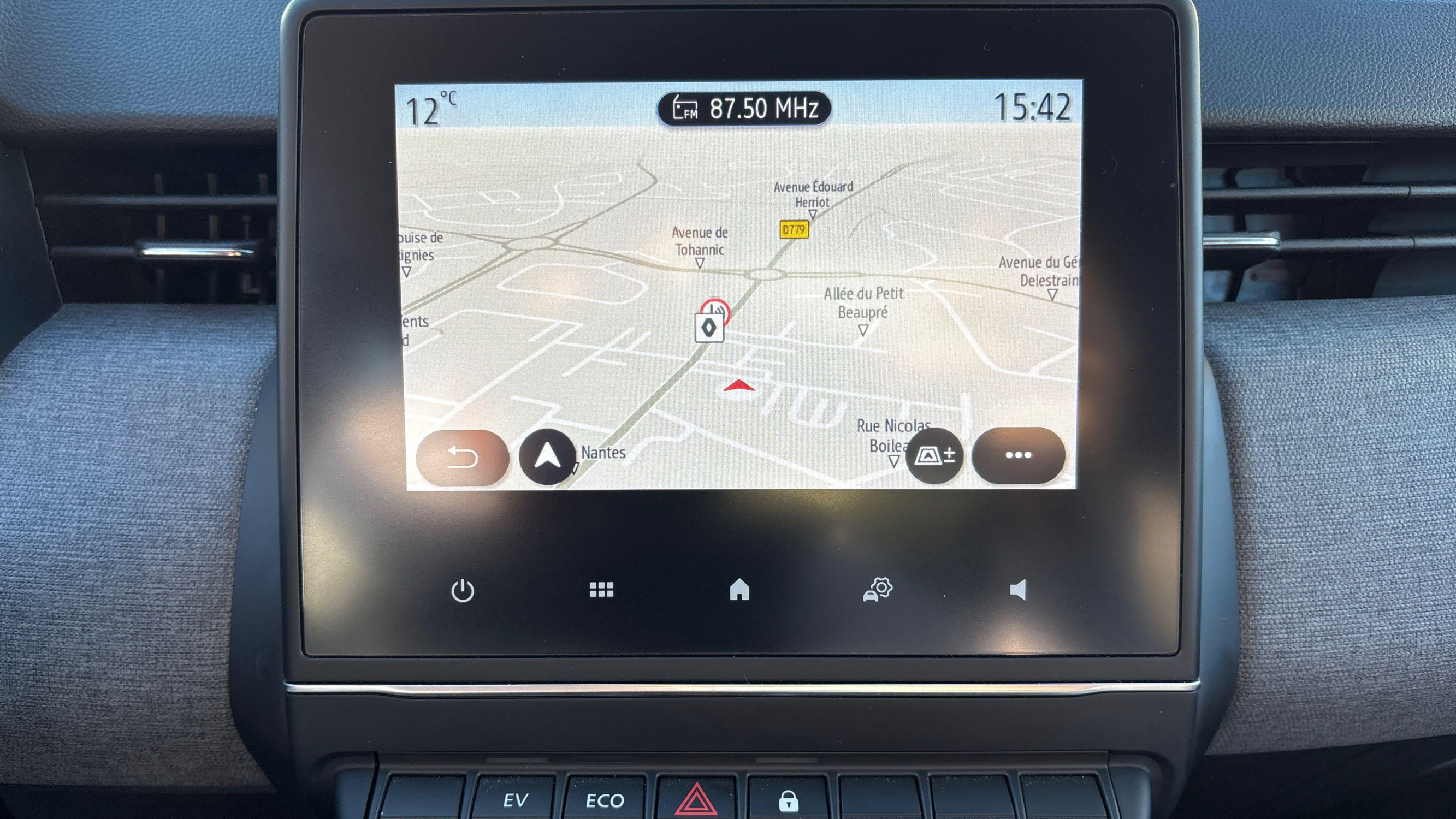 Vente en ligne Renault Clio 5 Clio E-Tech full hybrid 145 au prix de 20 790 €