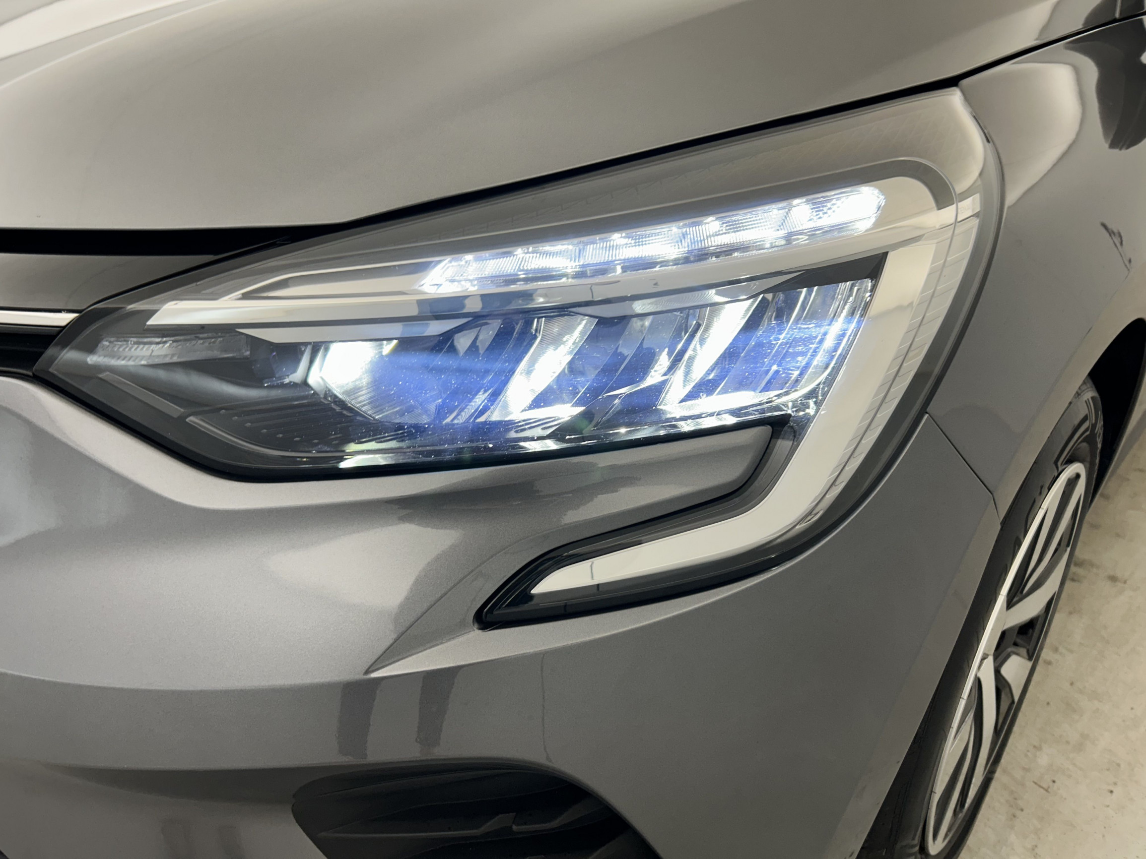 Vente en ligne Renault Clio 5 Clio TCe 90 au prix de 13 990 €