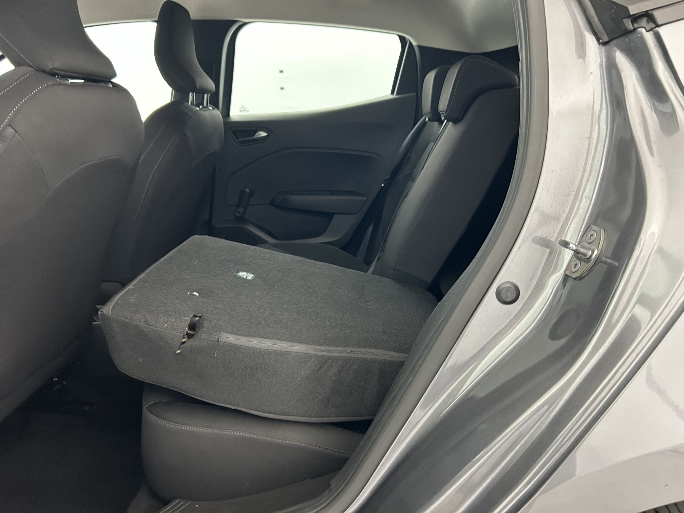 Vente en ligne Renault Clio 5 Clio TCe 90 au prix de 13 890 €