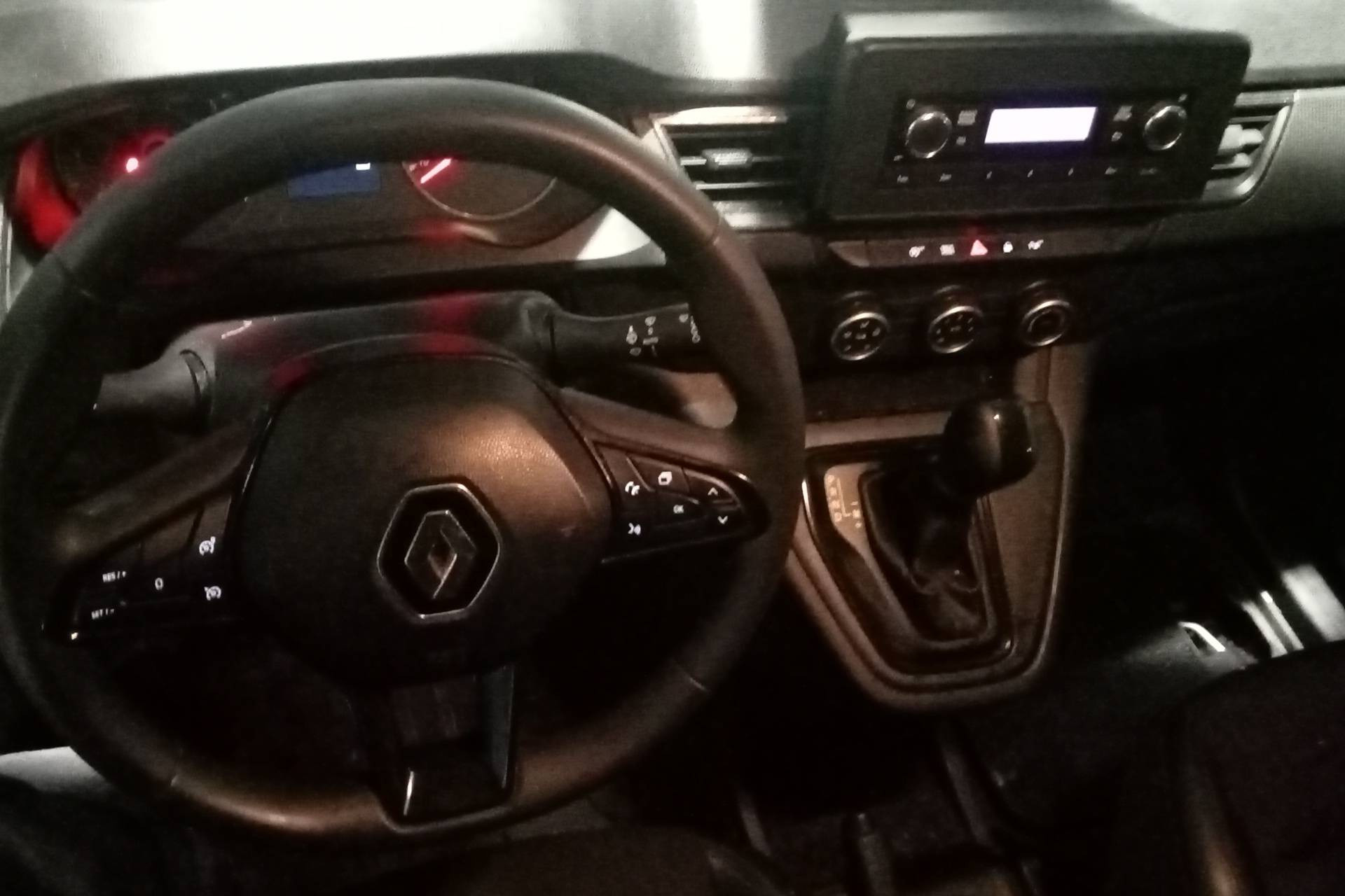 Vente en ligne Renault Kangoo Van  BLUE DCI 95 EDC au prix de 14 870 €