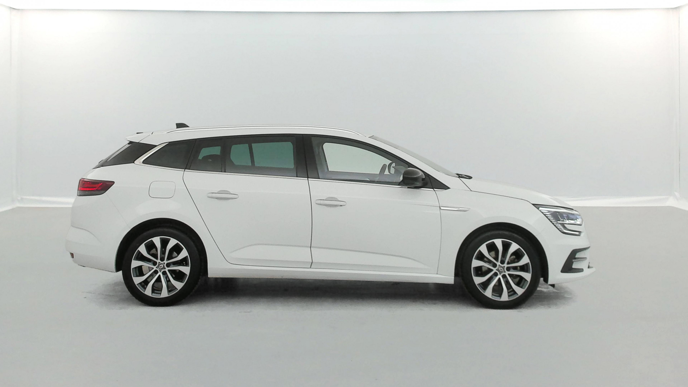 Vente en ligne Renault Megane 4 Estate  Blue dCi 115 EDC au prix de 22 690 €