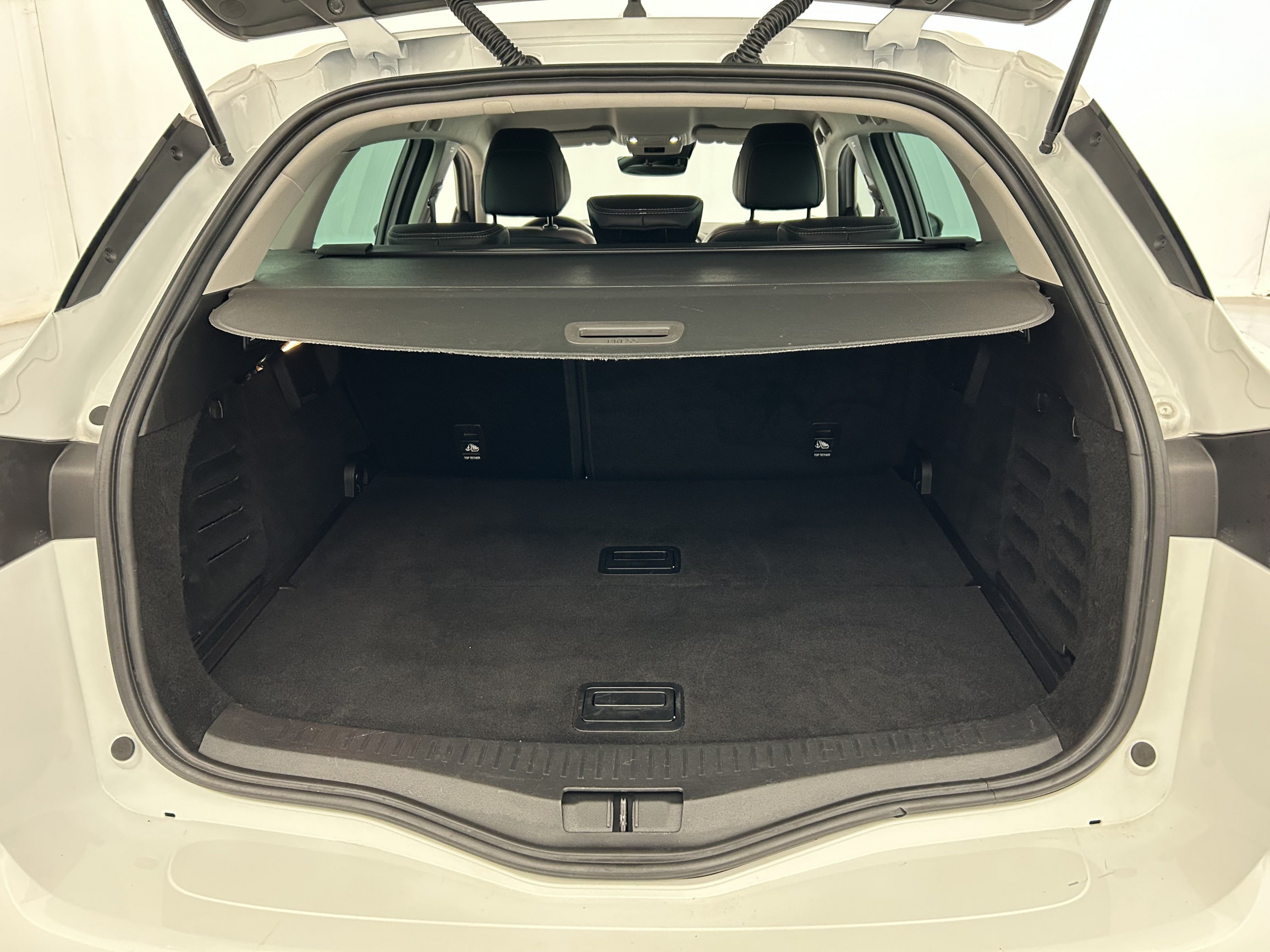 Vente en ligne Renault Megane 4 Estate  Blue dCi 115 EDC au prix de 22 690 €