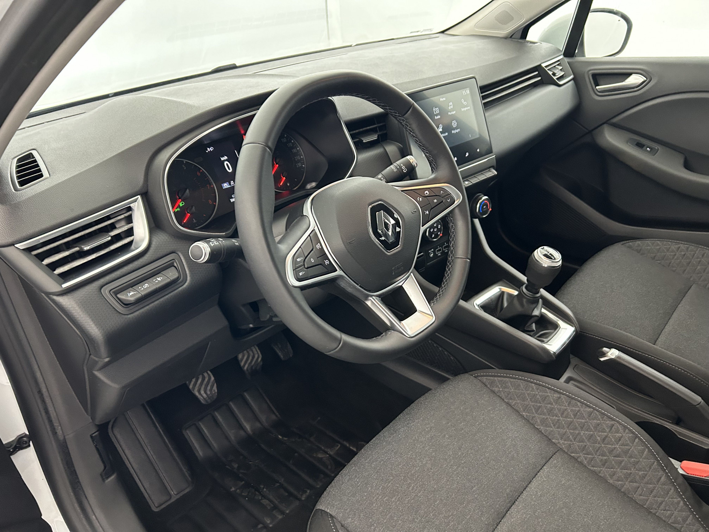 Vente en ligne Renault Clio 5 Clio SCe 65 - 21 au prix de 12 350 €