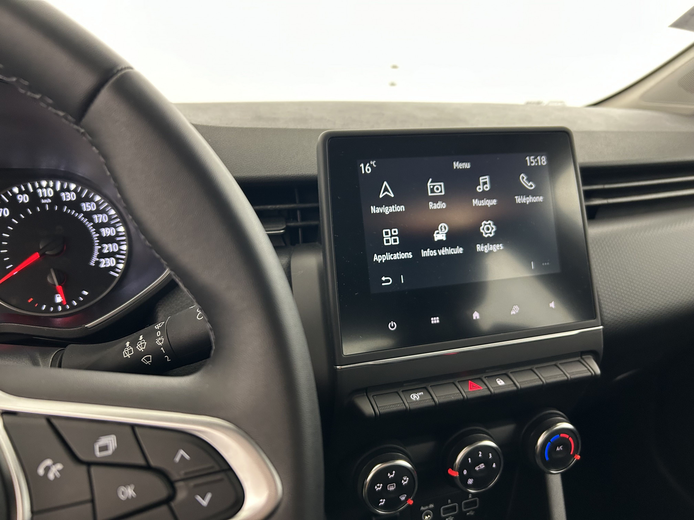 Vente en ligne Renault Clio 5 Clio SCe 65 - 21 au prix de 12 350 €