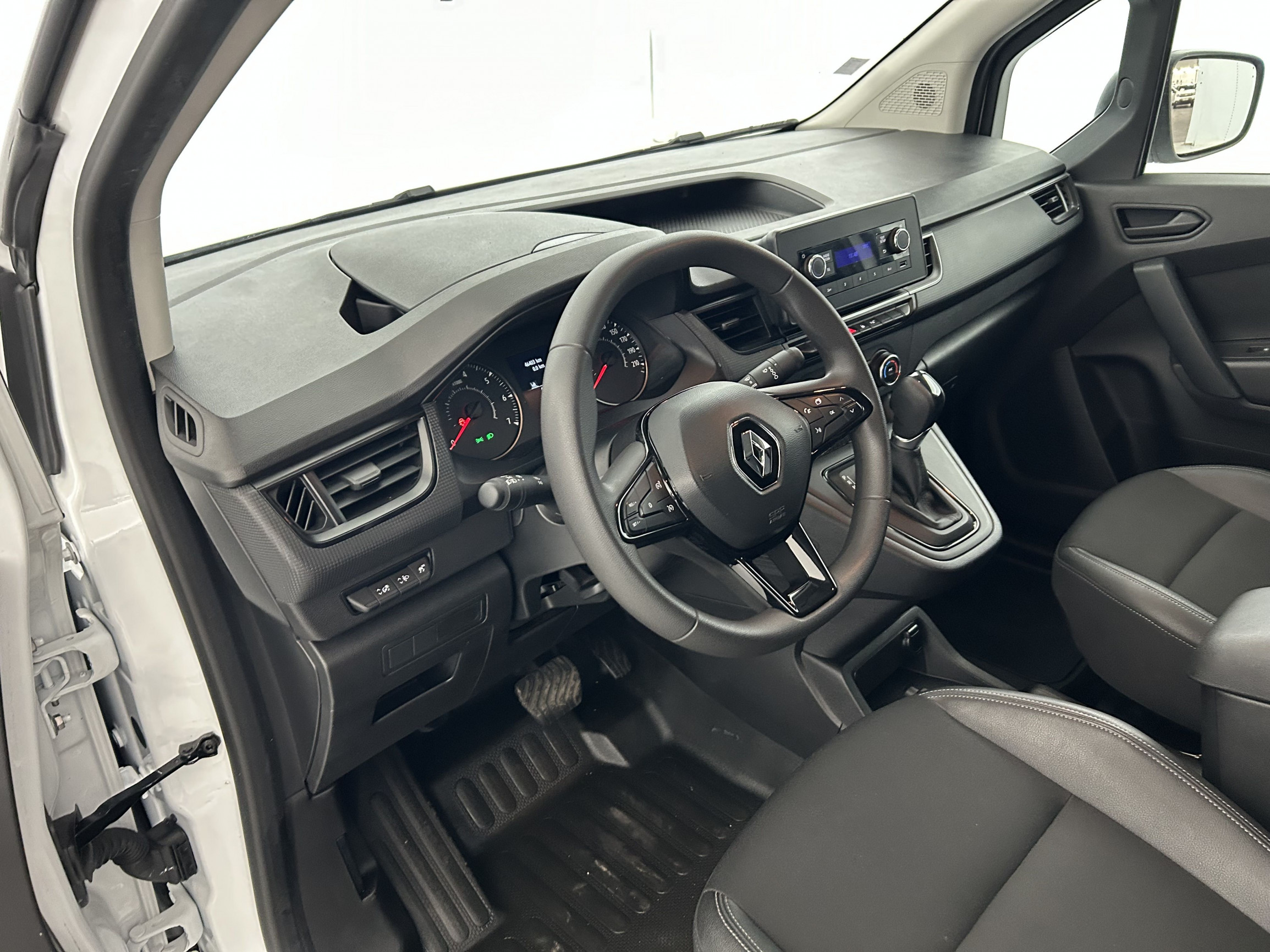 Vente en ligne Renault Kangoo Van  BLUE DCI 95 EDC au prix de 17 490 €