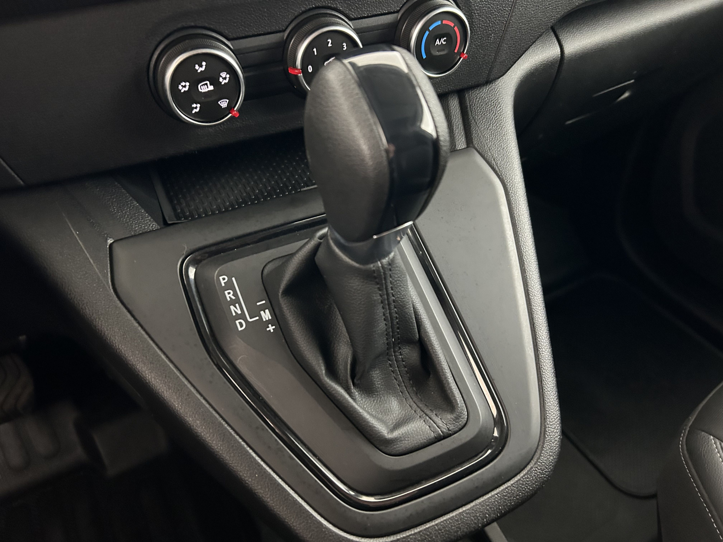 Vente en ligne Renault Kangoo Van  BLUE DCI 95 EDC au prix de 17 490 €