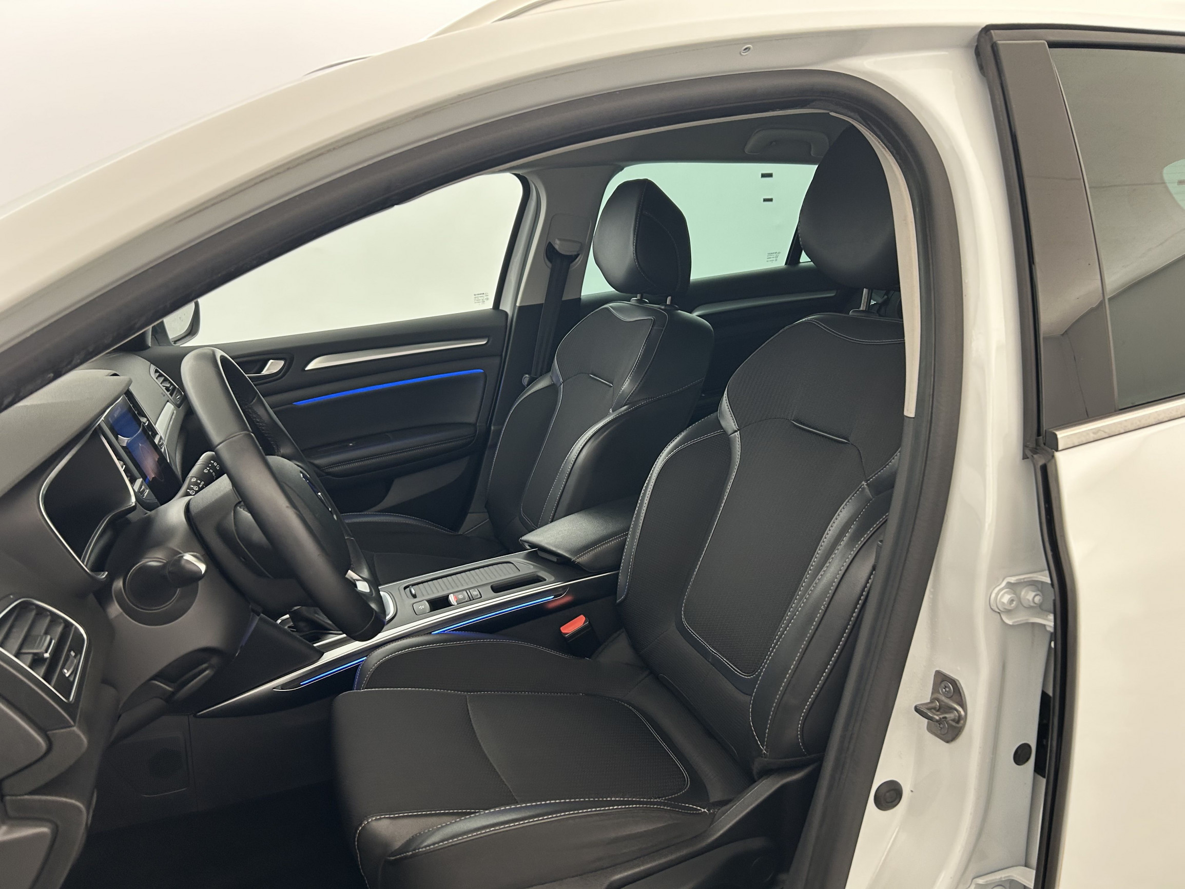 Vente en ligne Renault Megane 4 Estate  Blue dCi 115 EDC au prix de 22 690 €