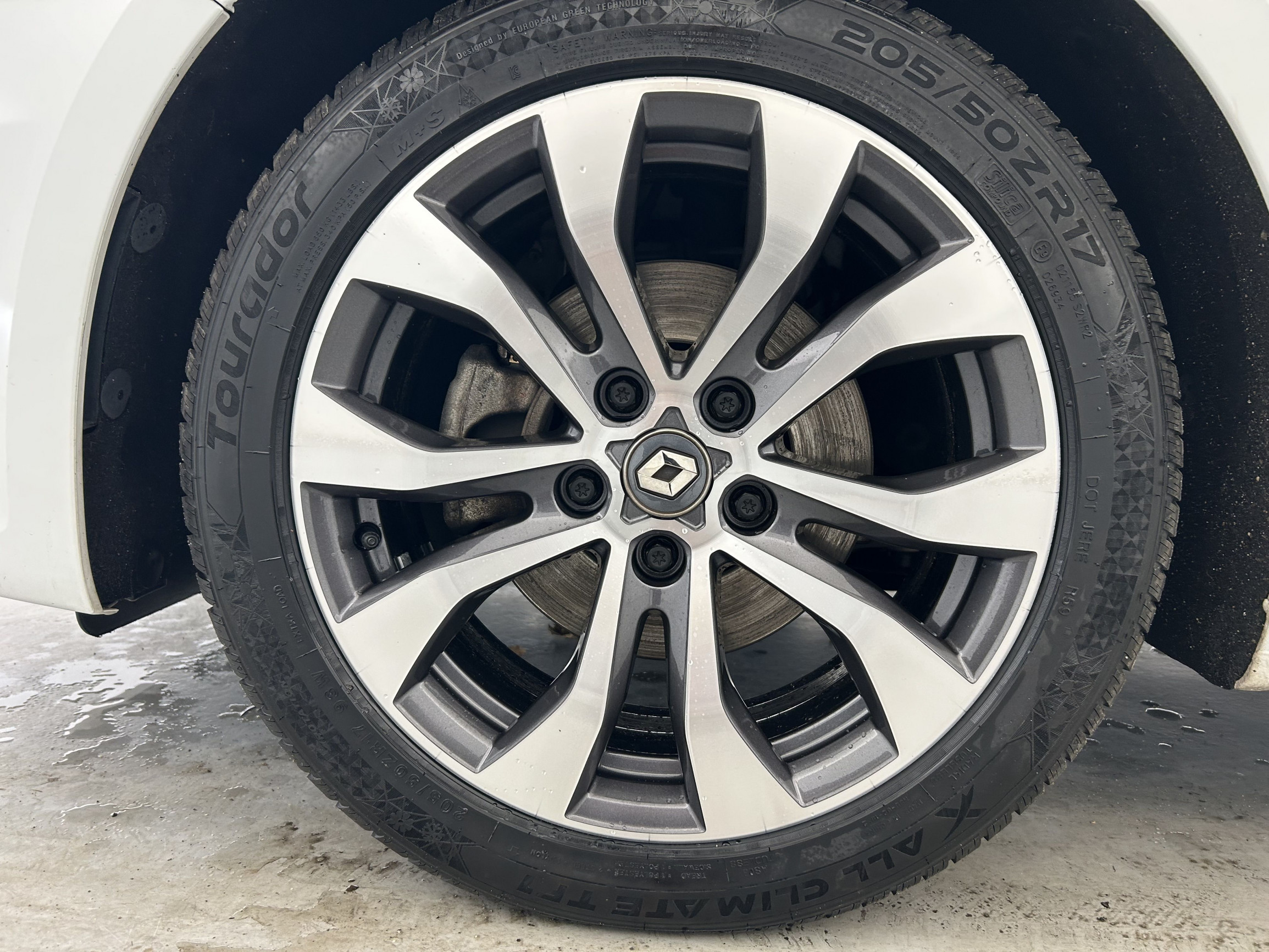 Vente en ligne Renault Megane 4 Estate  Blue dCi 115 EDC au prix de 22 690 €