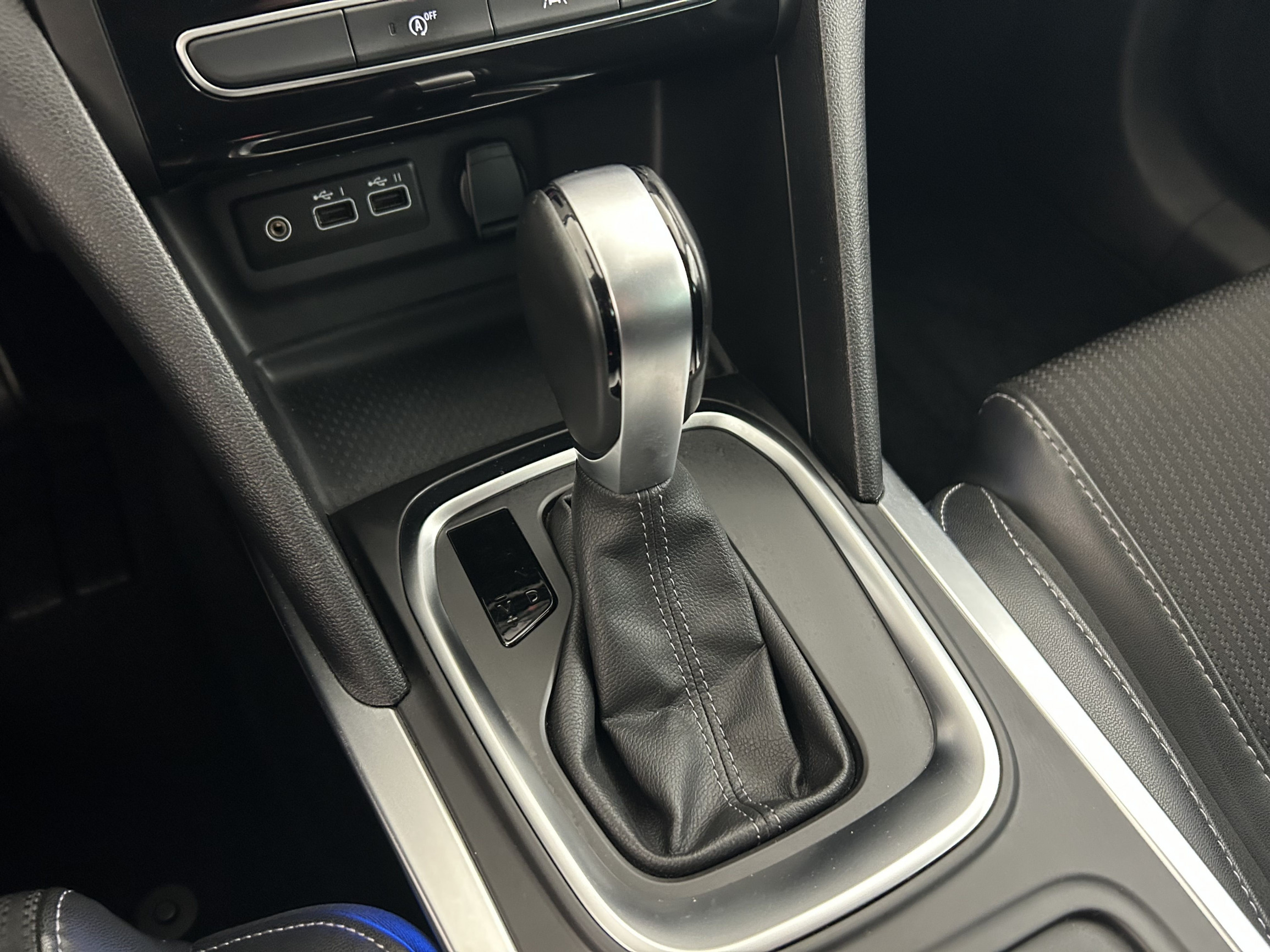 Vente en ligne Renault Megane 4 Estate  Blue dCi 115 EDC au prix de 22 690 €