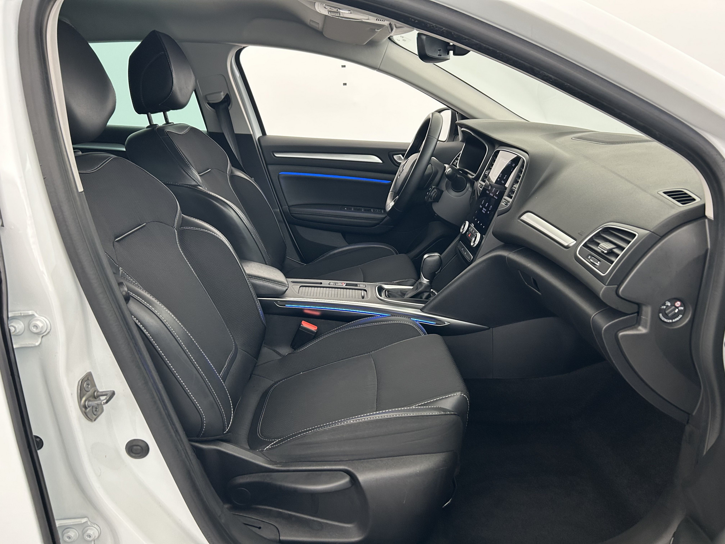 Vente en ligne Renault Megane 4 Estate  Blue dCi 115 EDC au prix de 22 690 €