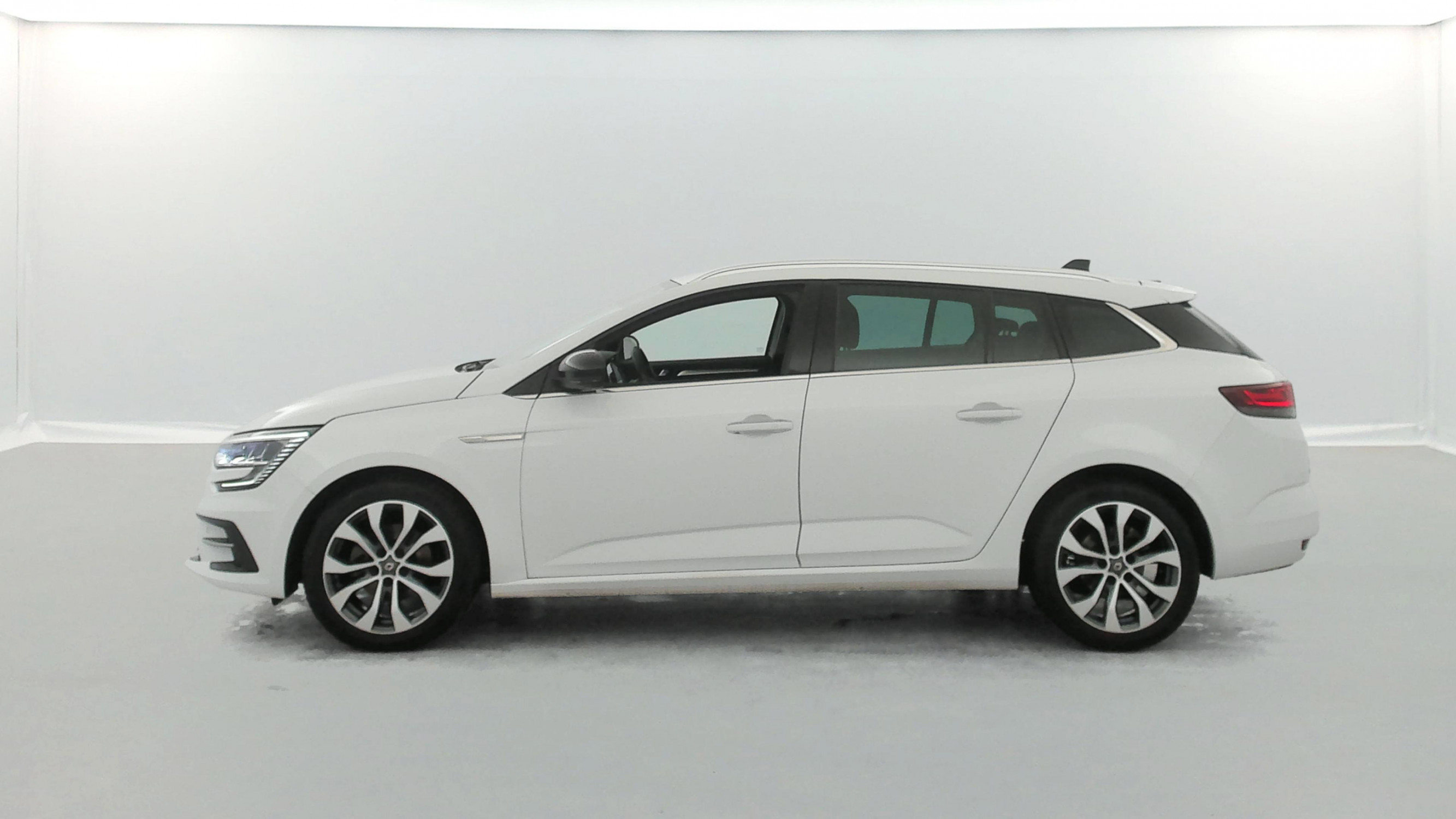 Vente en ligne Renault Megane 4 Estate  Blue dCi 115 EDC au prix de 22 690 €