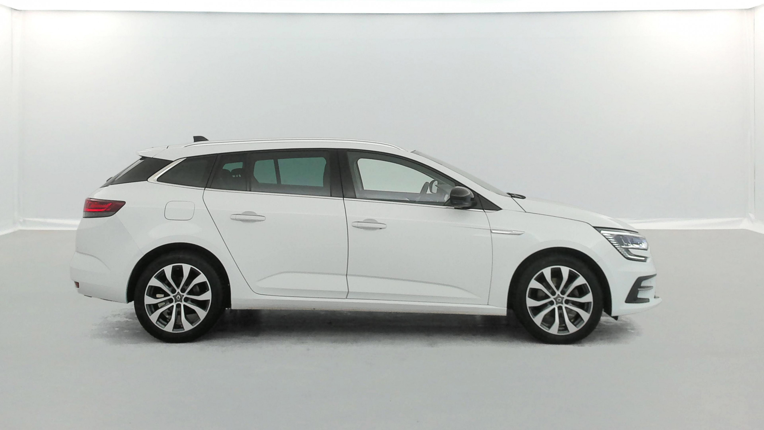 Vente en ligne Renault Megane 4 Estate  Blue dCi 115 EDC au prix de 22 690 €