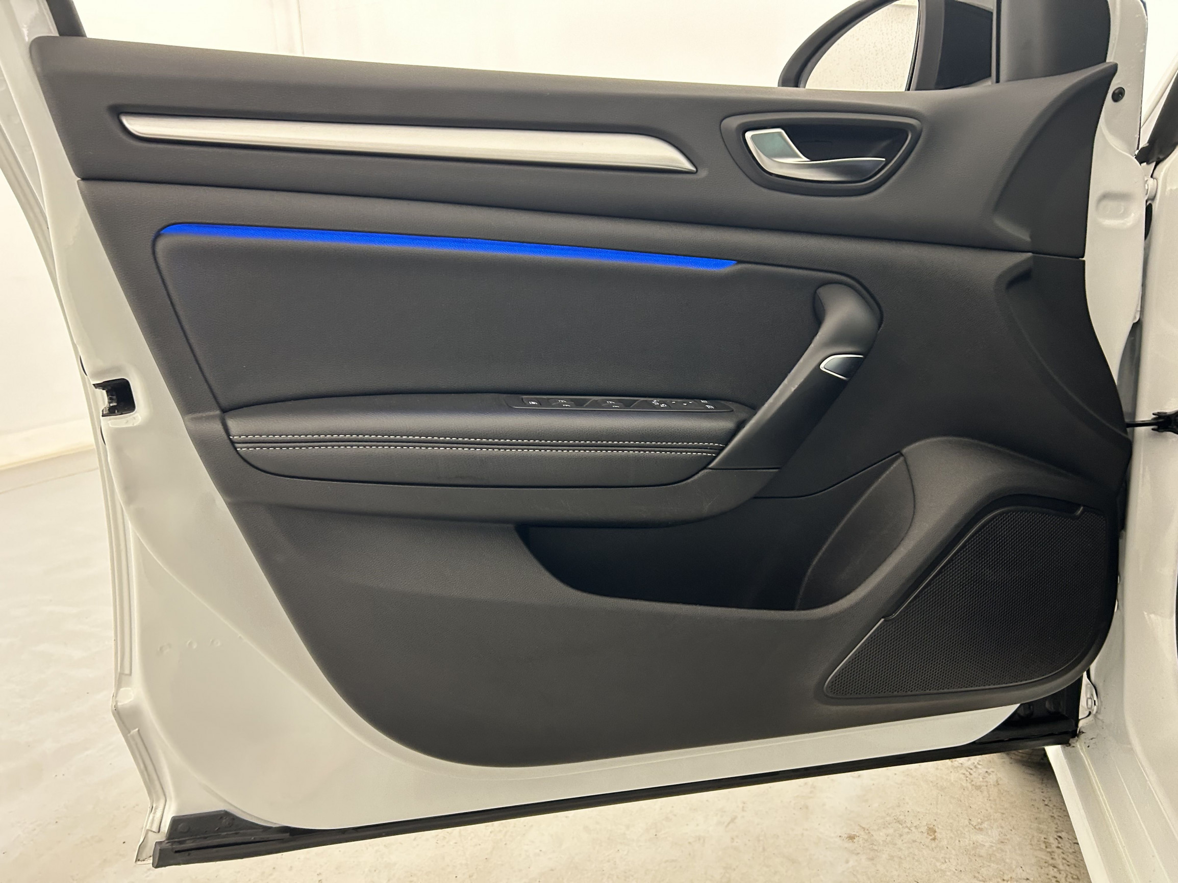 Vente en ligne Renault Megane 4 Estate  Blue dCi 115 EDC au prix de 22 690 €