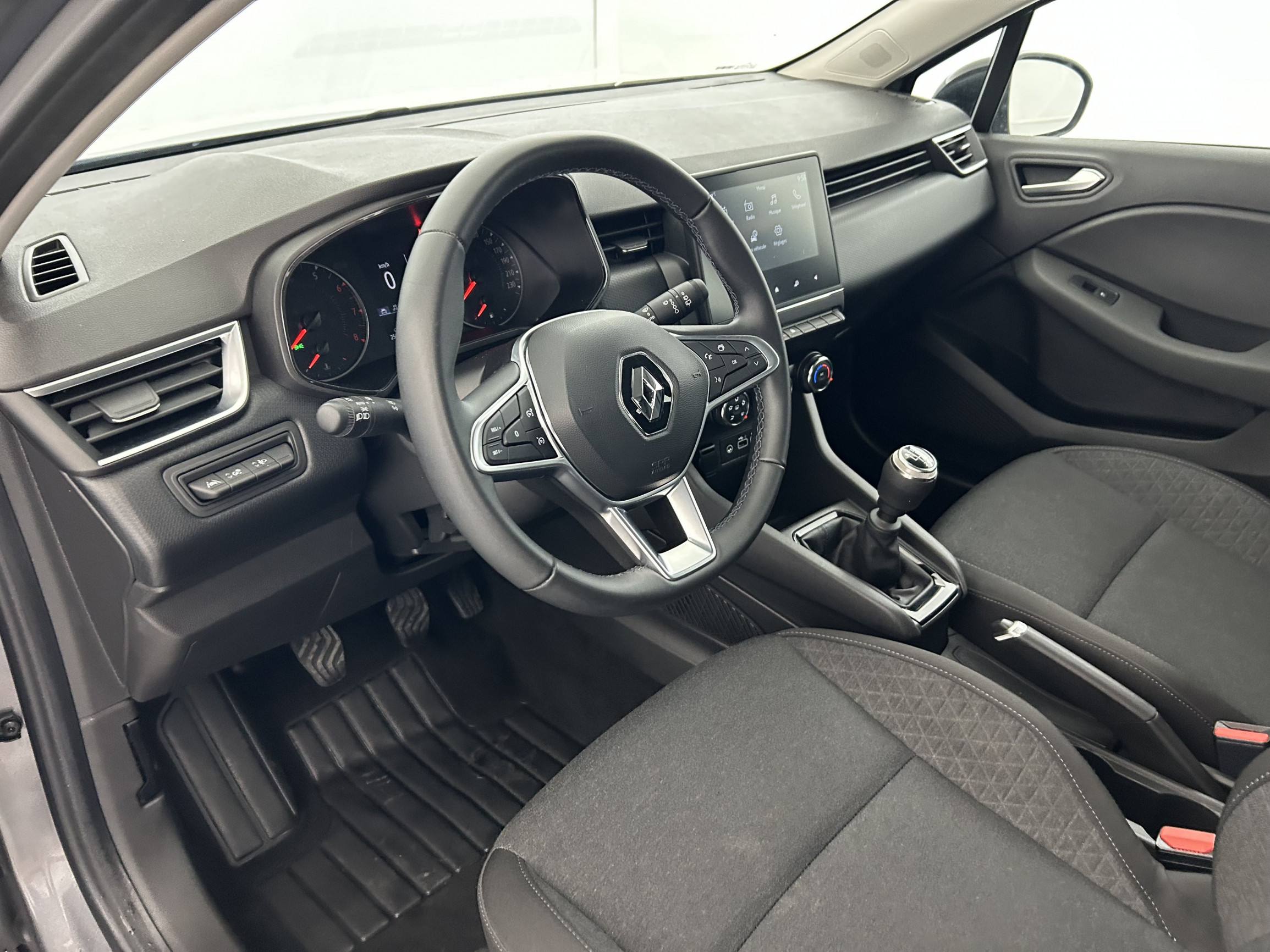 Vente en ligne Renault Clio 5 Clio TCe 90 au prix de 14 270 €