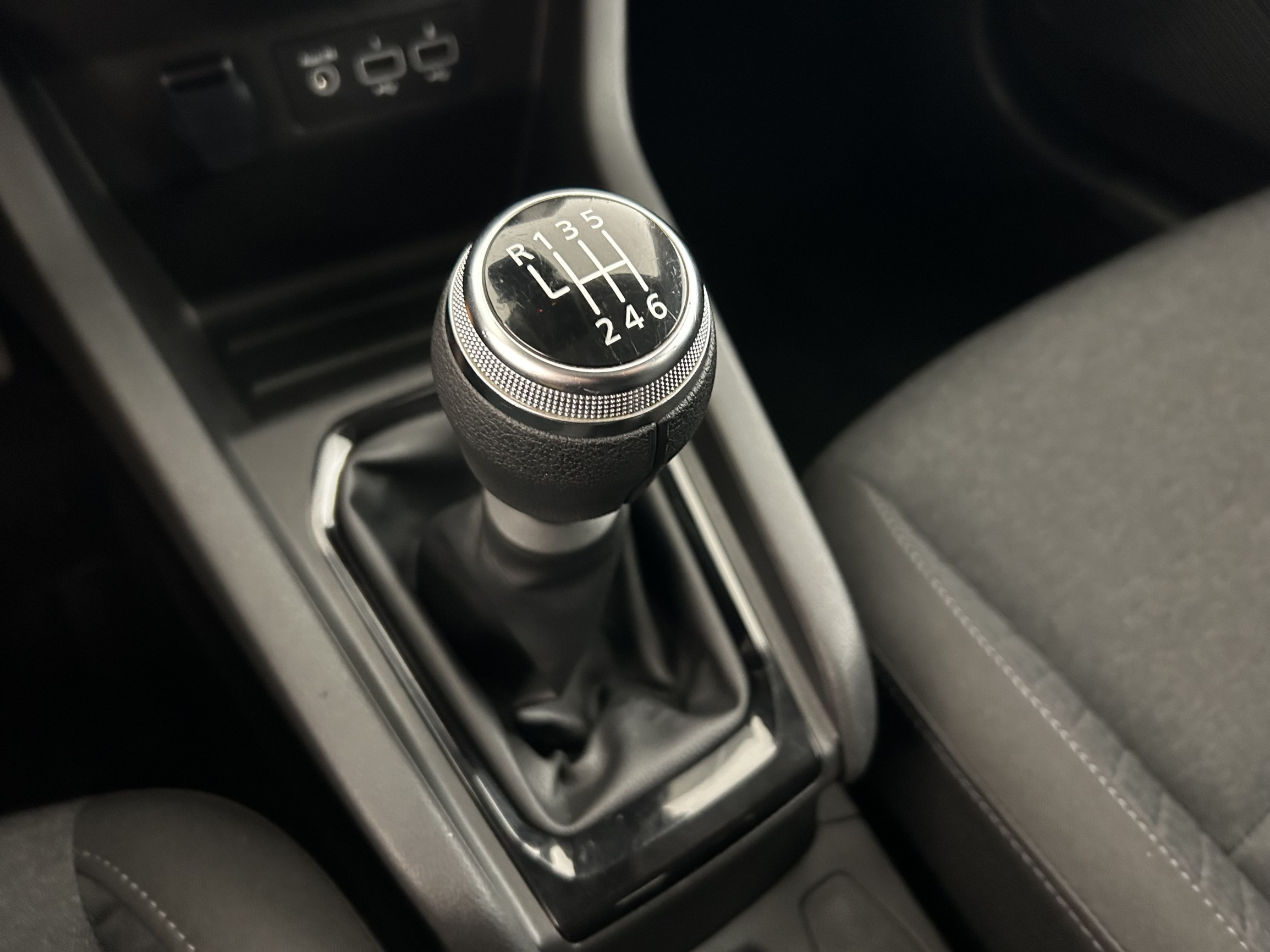 Vente en ligne Renault Clio 5 Clio TCe 90 au prix de 13 490 €