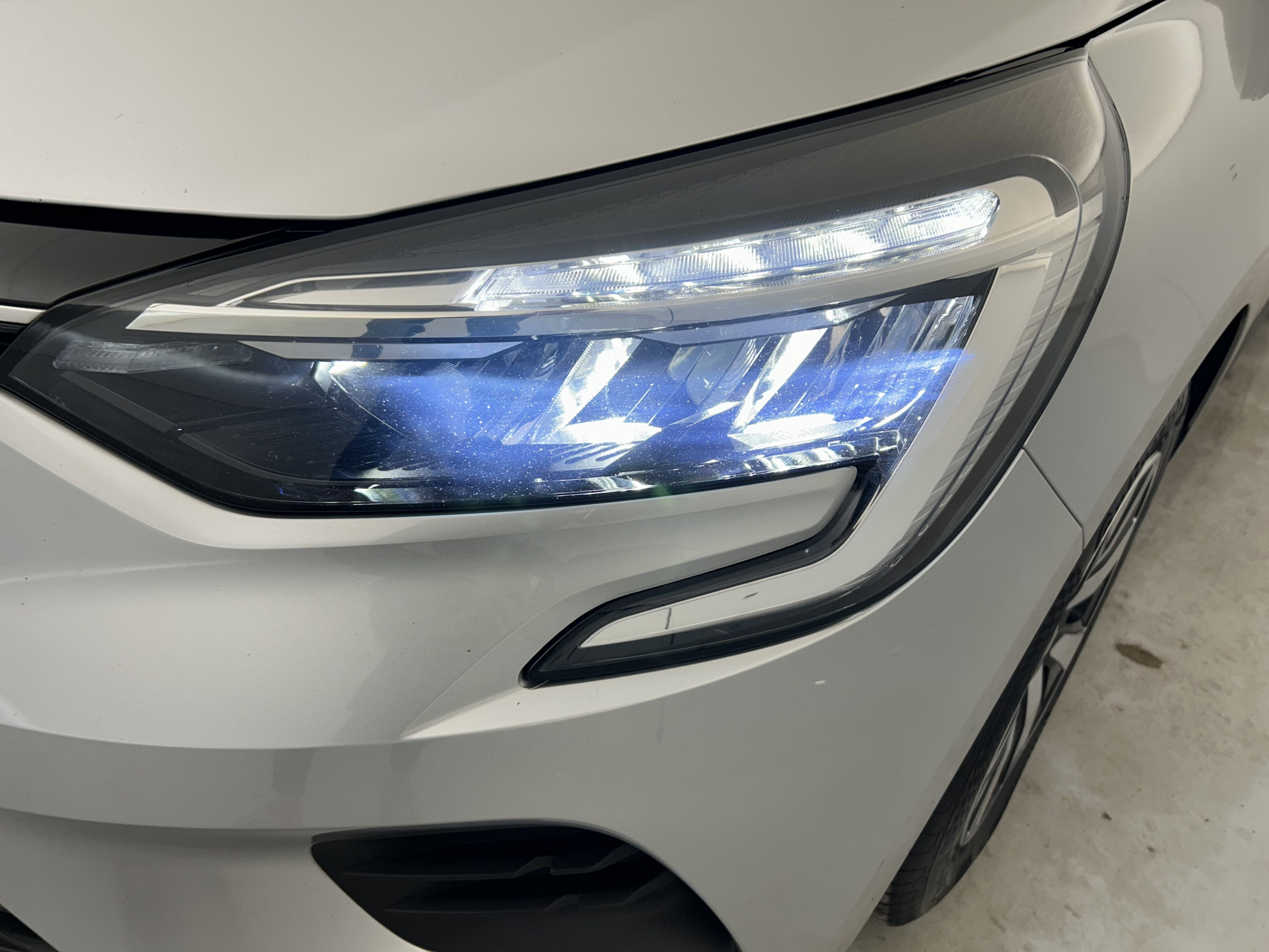 Vente en ligne Renault Clio 5 Clio TCe 90 au prix de 13 490 €