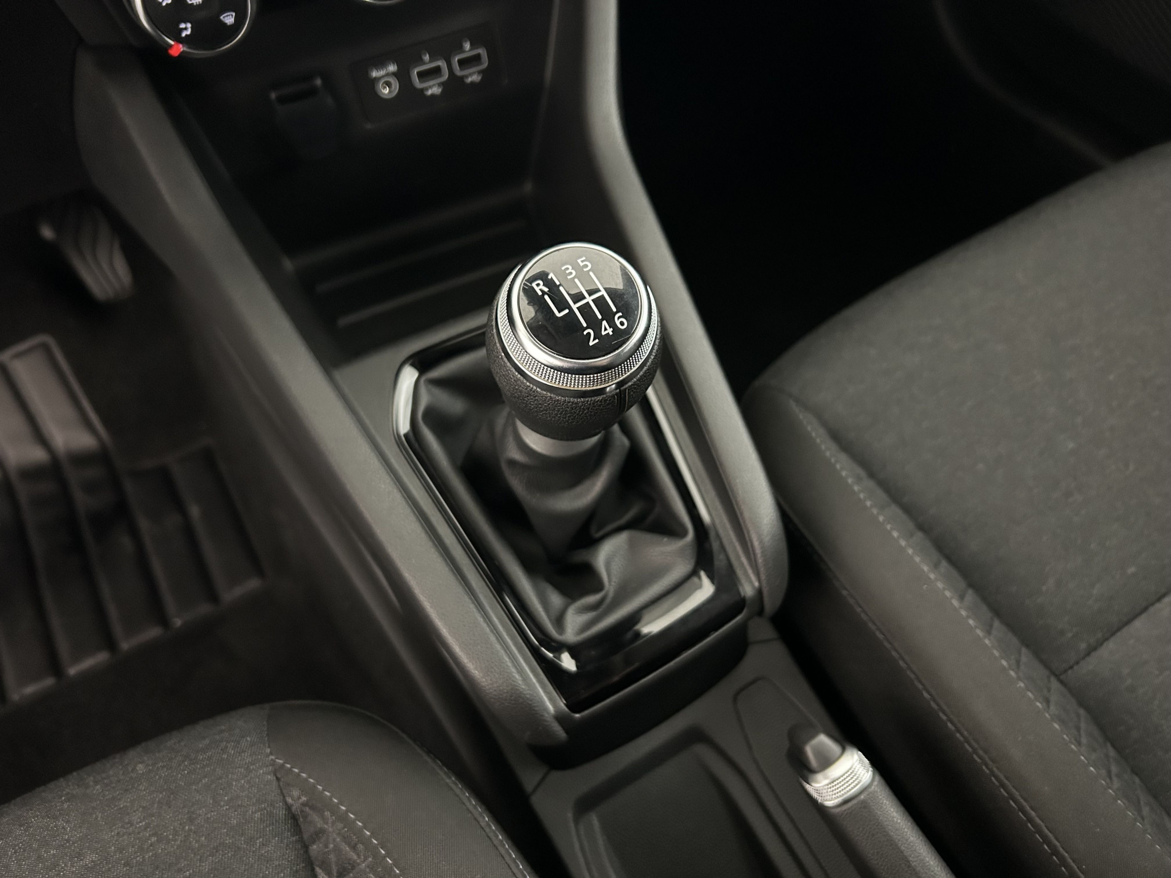 Vente en ligne Renault Clio 5 Clio TCe 90 au prix de 13 990 €