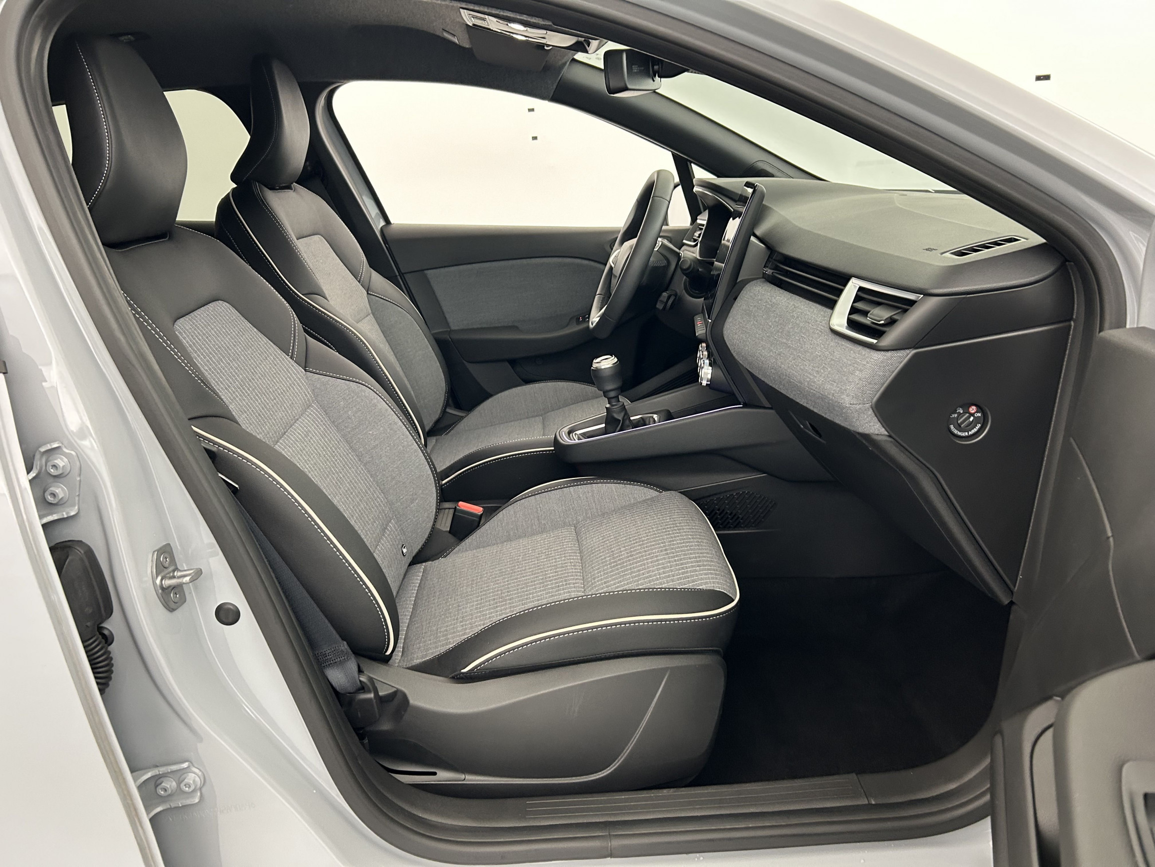 Vente en ligne Renault Clio 5 Clio TCe 90 au prix de 18 490 €