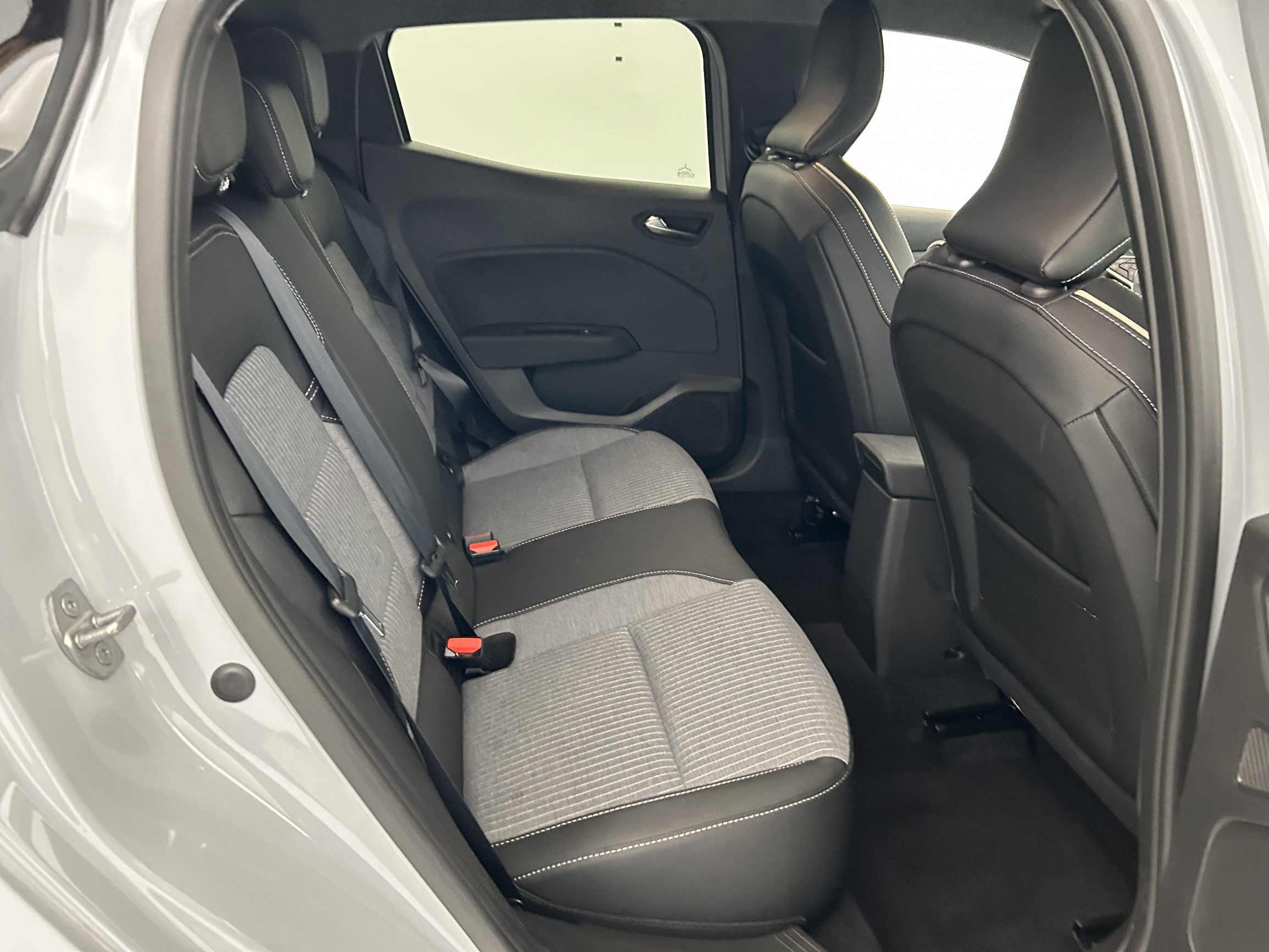 Vente en ligne Renault Clio 5 Clio TCe 90 au prix de 18 490 €