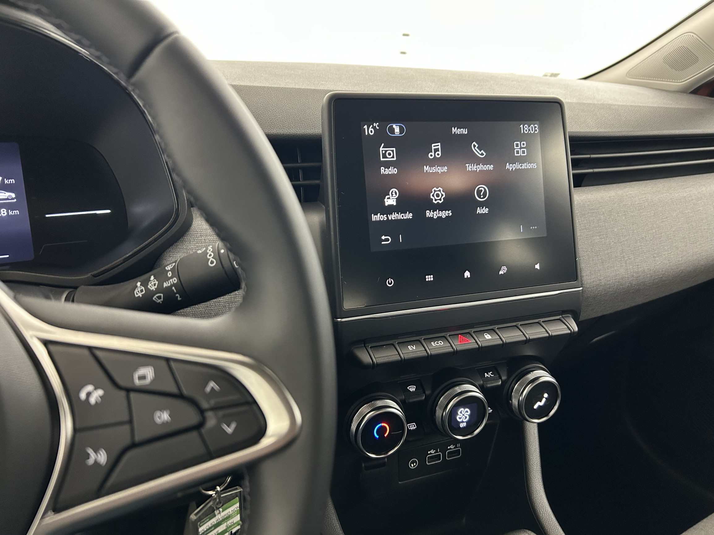 Vente en ligne Renault Clio 5 Clio E-Tech full hybrid 145 ch GSR2 au prix de 19 990 €