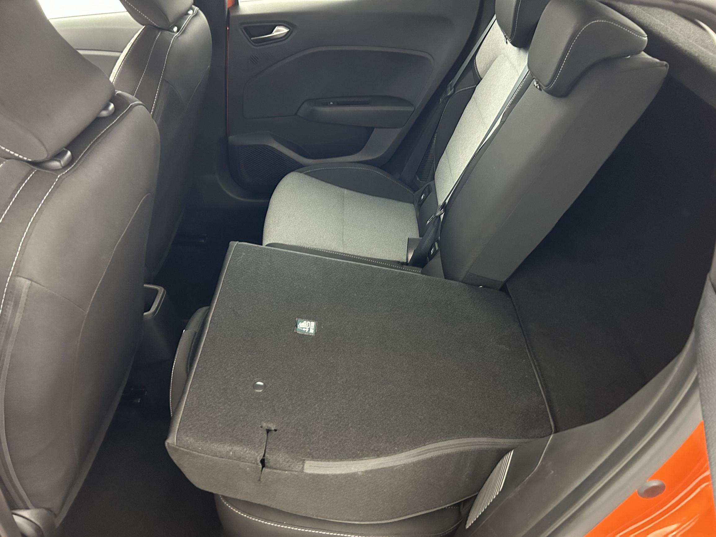 Vente en ligne Renault Clio 5 Clio E-Tech full hybrid 145 ch GSR2 au prix de 19 990 €