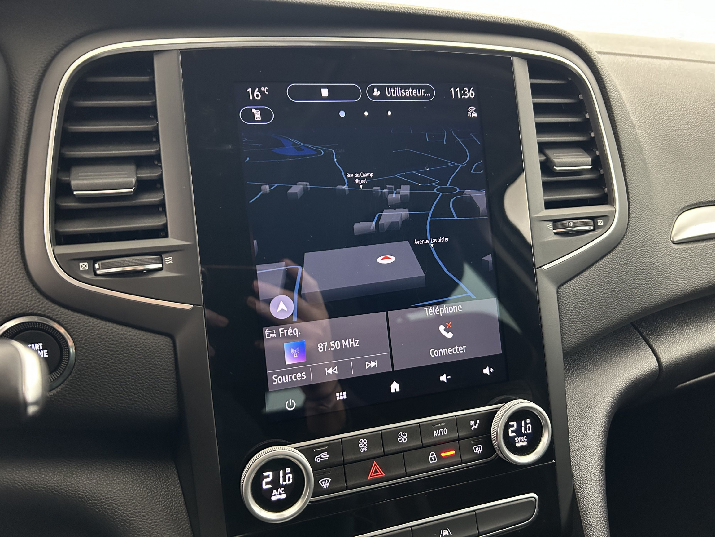 Vente en ligne Renault Megane 4 Estate  Blue dCi 115 EDC au prix de 22 490 €