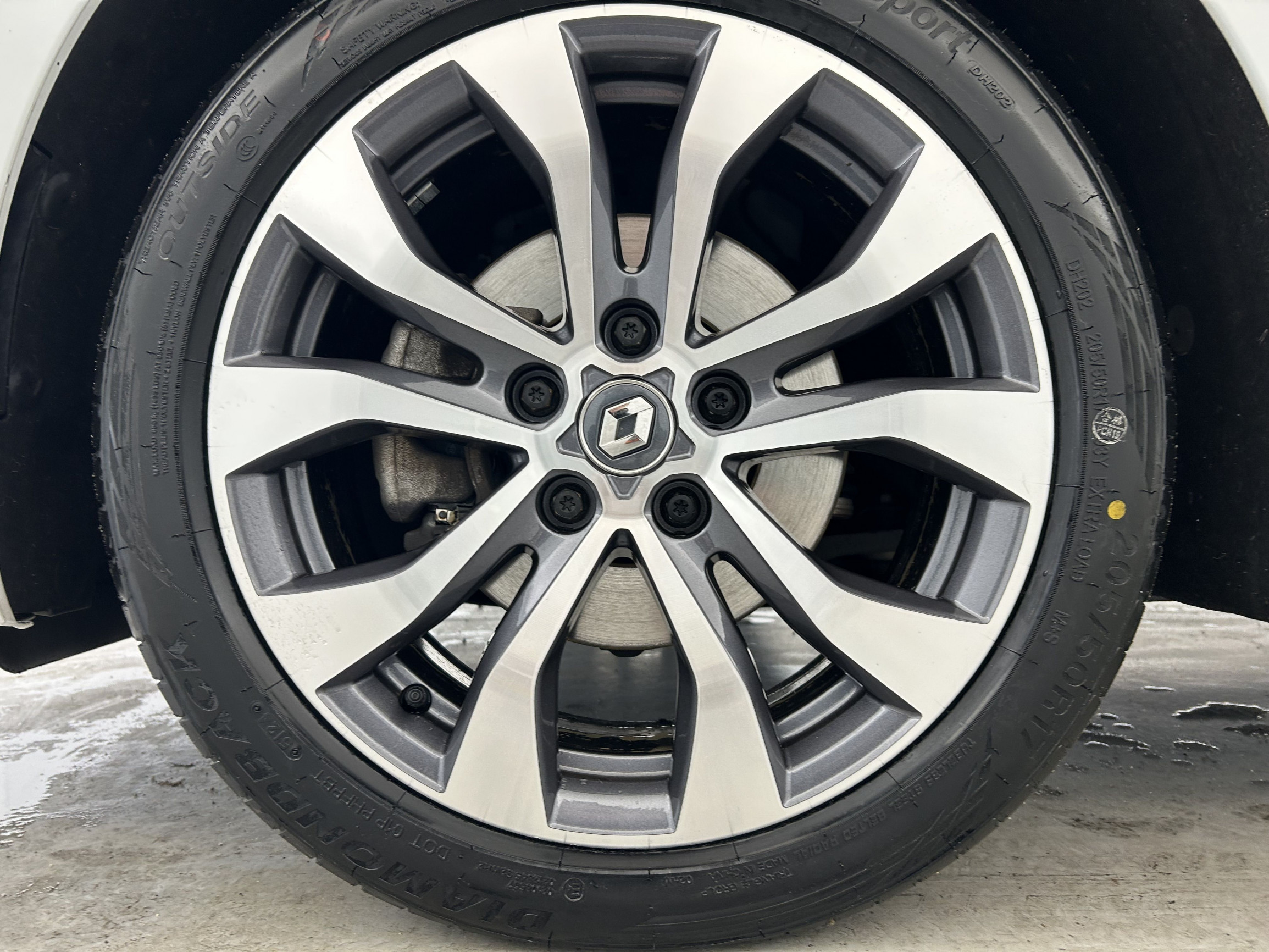 Vente en ligne Renault Megane 4 Estate  Blue dCi 115 EDC au prix de 22 490 €