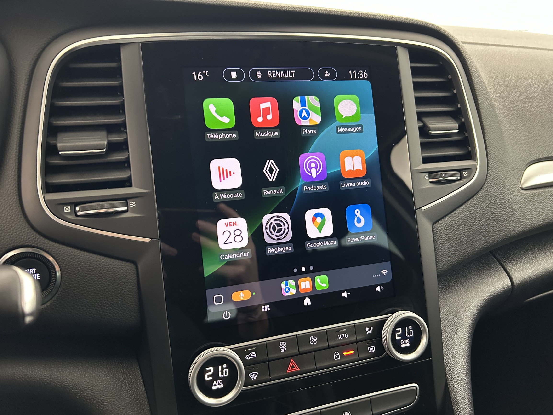 Vente en ligne Renault Megane 4 Estate  Blue dCi 115 EDC au prix de 22 490 €