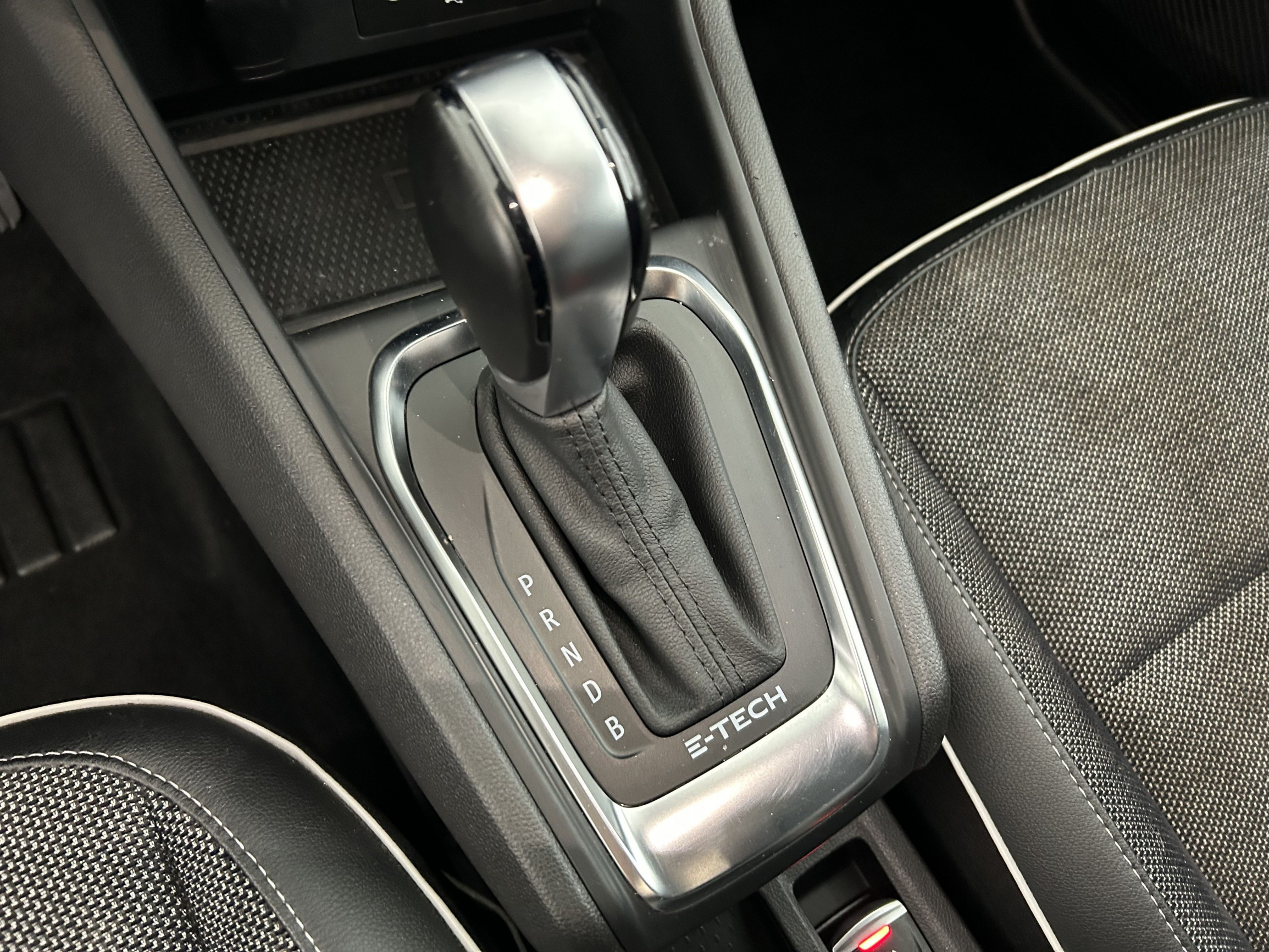 Vente en ligne Renault Captur  E-Tech 145 - 21 au prix de 18 690 €