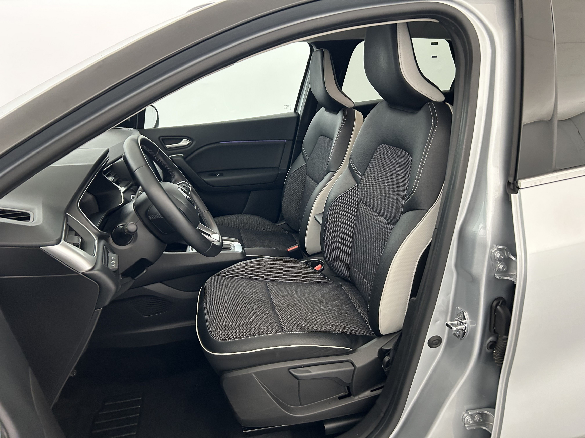 Vente en ligne Renault Captur  E-Tech 145 - 21 au prix de 18 690 €