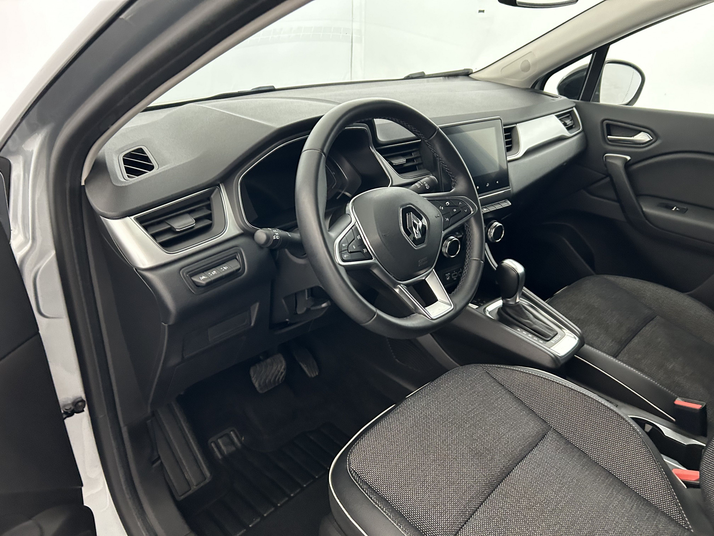 Vente en ligne Renault Captur  E-Tech 145 - 21 au prix de 18 690 €