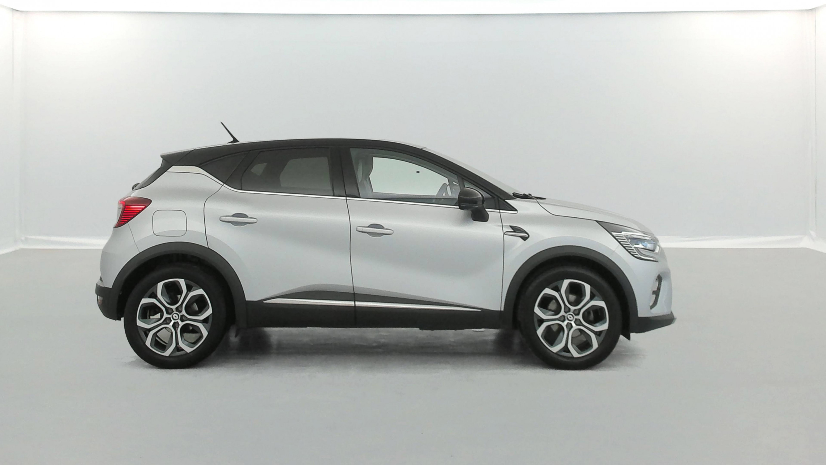 Vente en ligne Renault Captur  E-Tech 145 - 21 au prix de 18 690 €