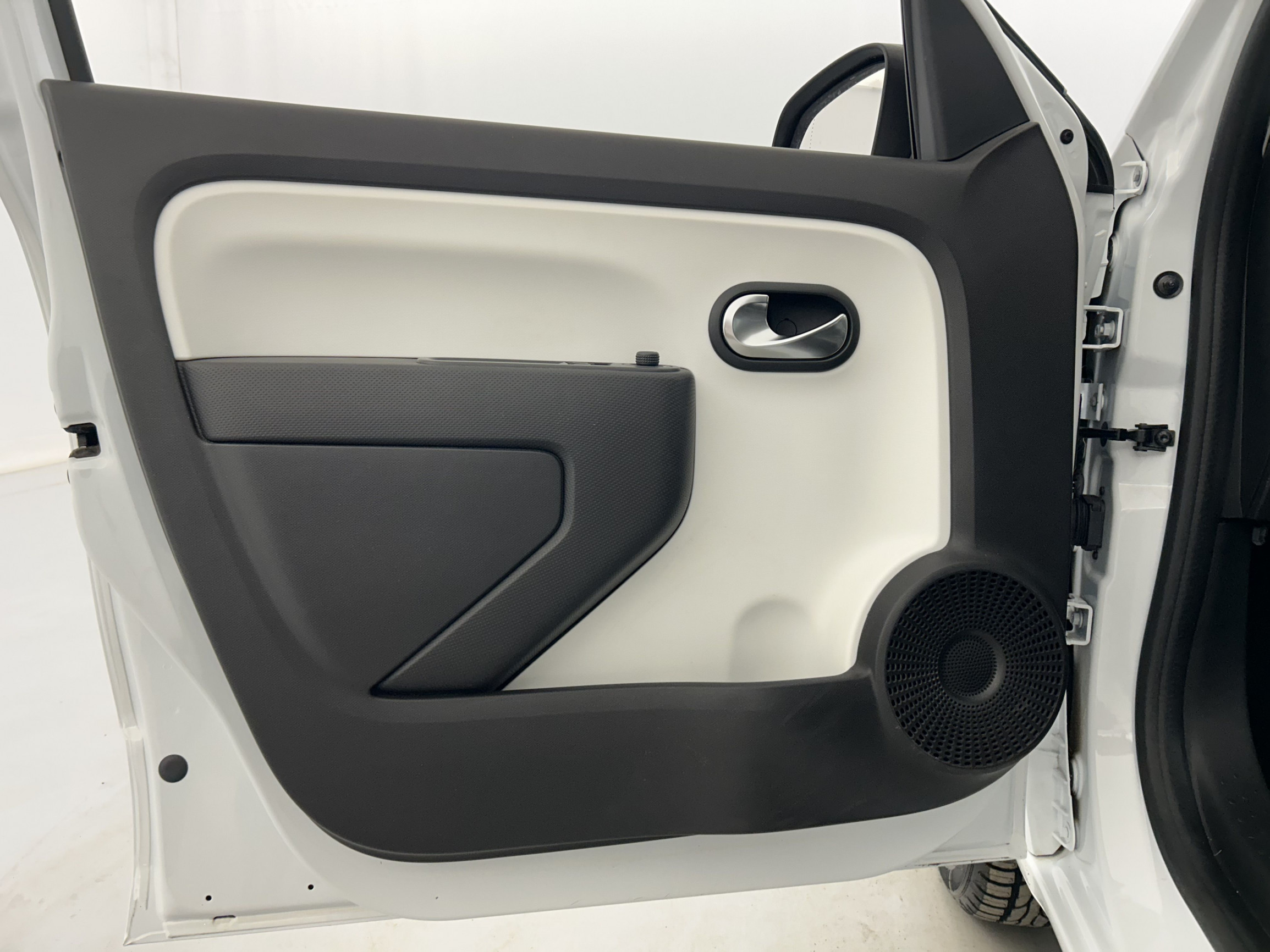 Vente en ligne Renault Twingo Electrique Twingo III E-Tech au prix de 11 290 €