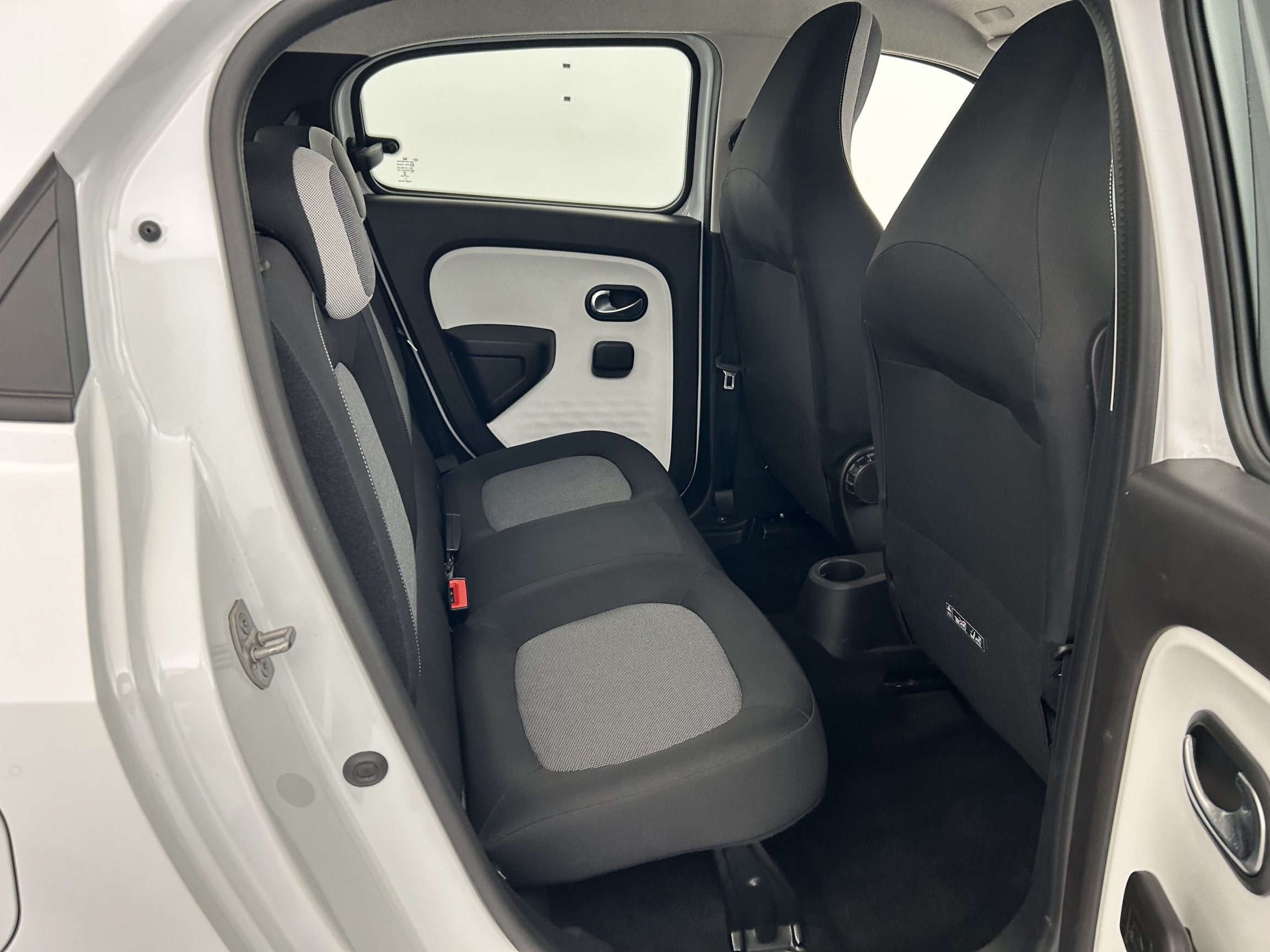 Vente en ligne Renault Twingo Electrique Twingo III E-Tech au prix de 11 290 €