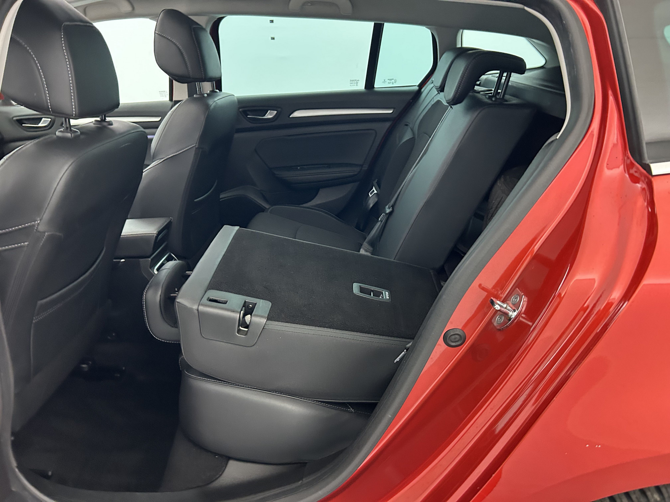 Vente en ligne Renault Megane 4 Estate Mégane IV Estate E-TECH Plug-In Hybride 160 au prix de 17 490 €