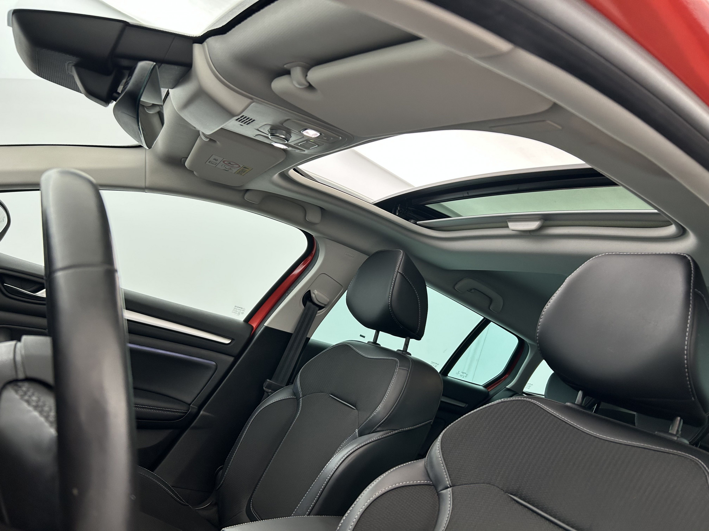 Vente en ligne Renault Megane 4 Estate Mégane IV Estate E-TECH Plug-In Hybride 160 au prix de 17 490 €