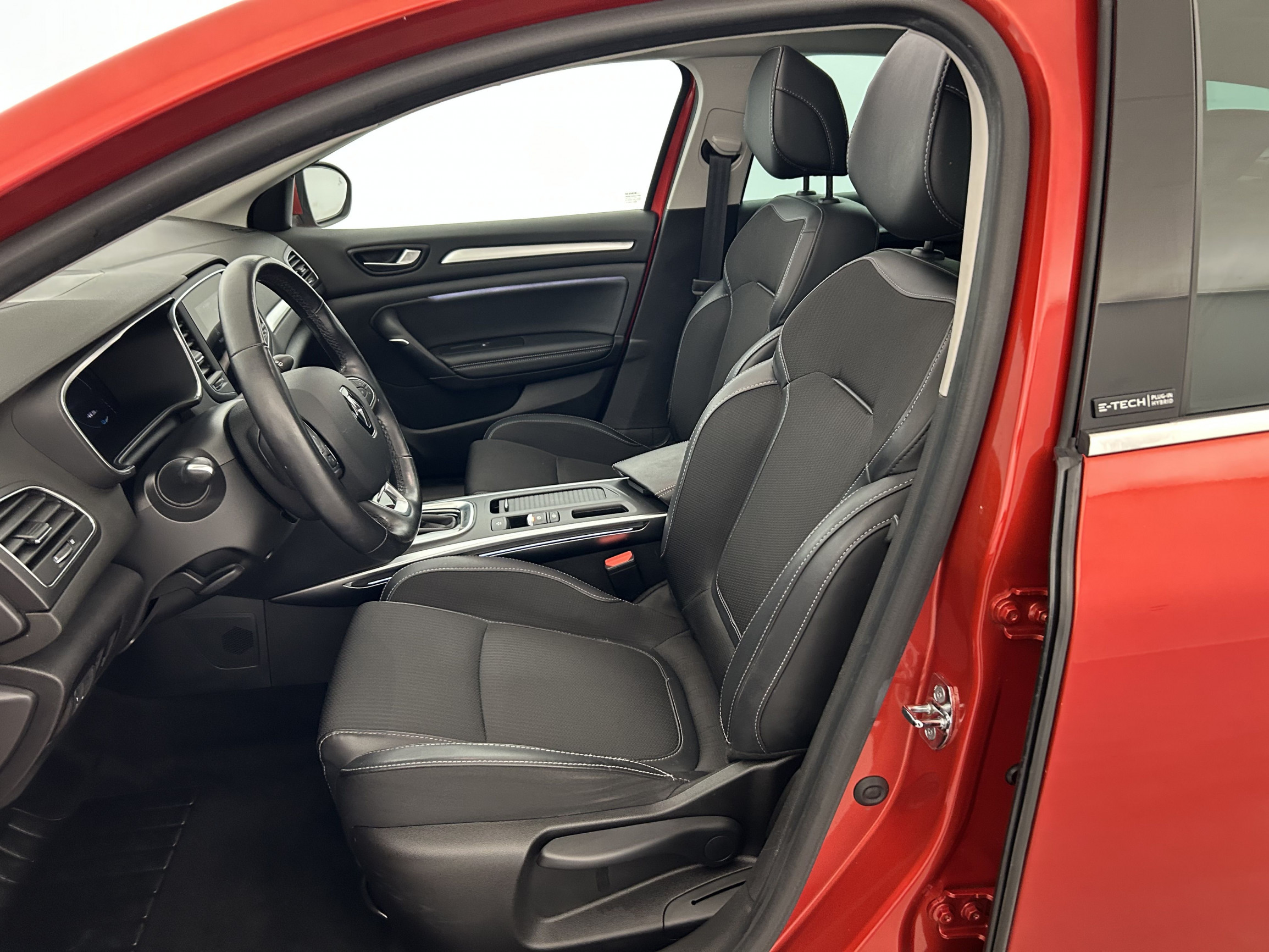 Vente en ligne Renault Megane 4 Estate Mégane IV Estate E-TECH Plug-In Hybride 160 au prix de 17 490 €