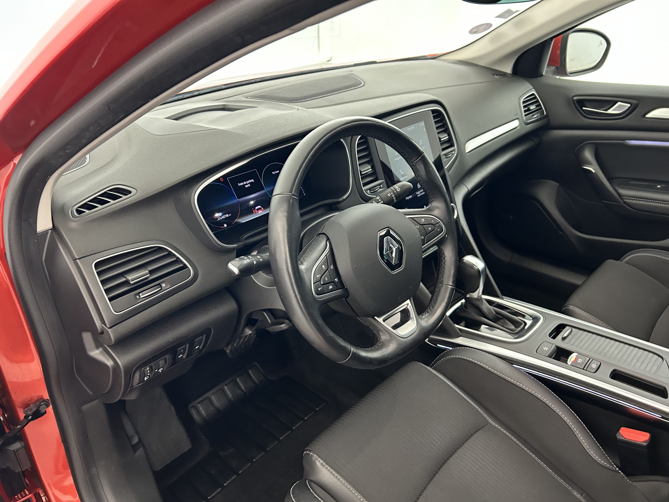 Vente en ligne Renault Megane 4 Estate Mégane IV Estate E-TECH Plug-In Hybride 160 au prix de 17 490 €