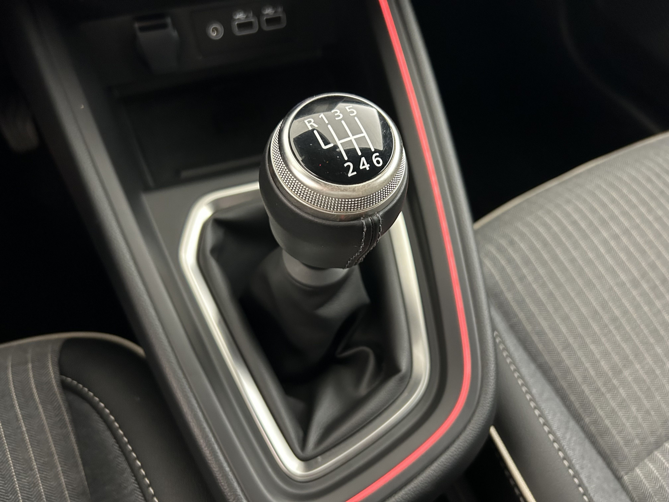 Vente en ligne Renault Clio 5 Clio Eco-G 100 ch GSR2 au prix de 17 890 €