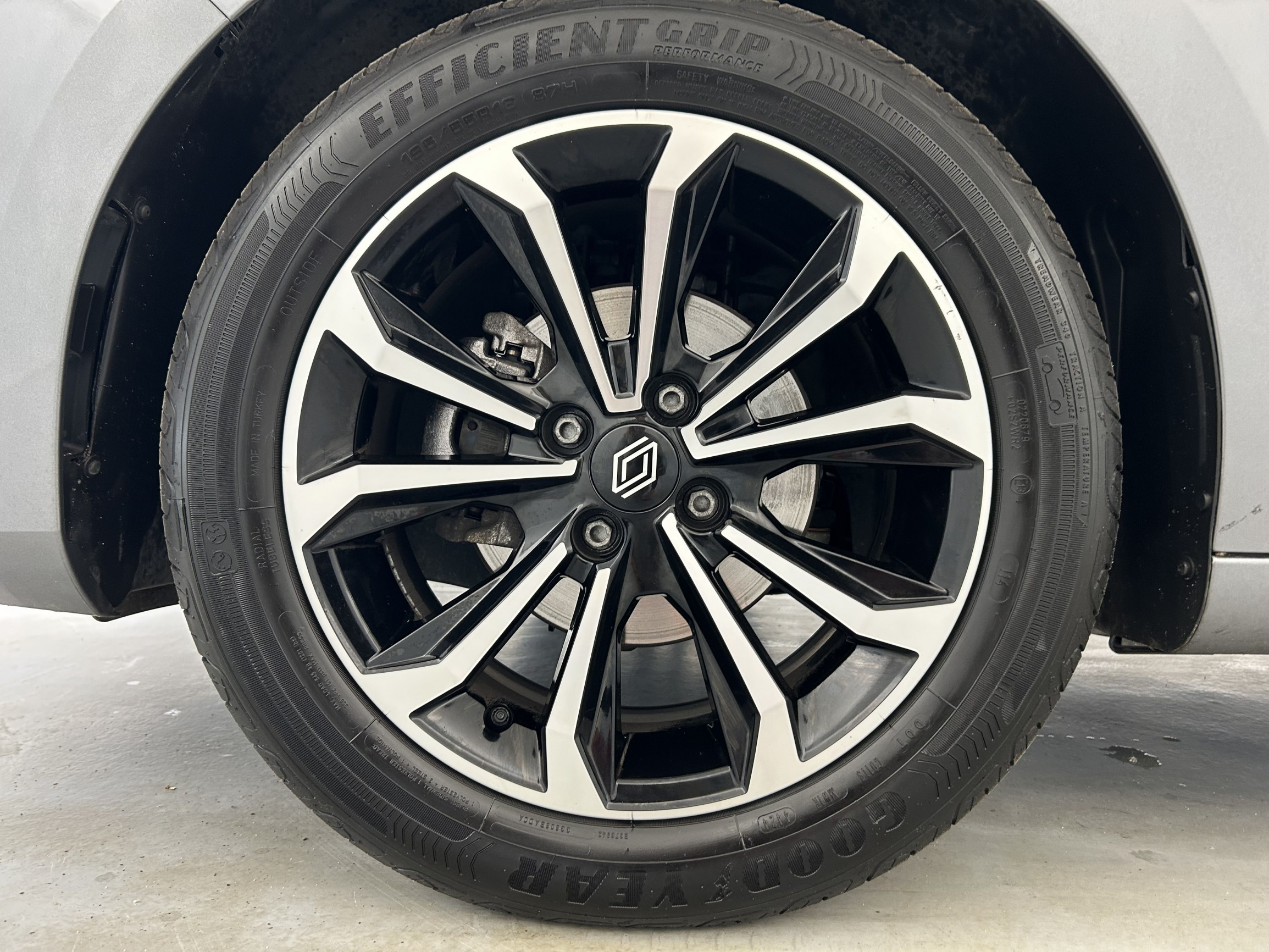 Vente en ligne Renault Clio 5 Clio Eco-G 100 ch GSR2 au prix de 17 890 €