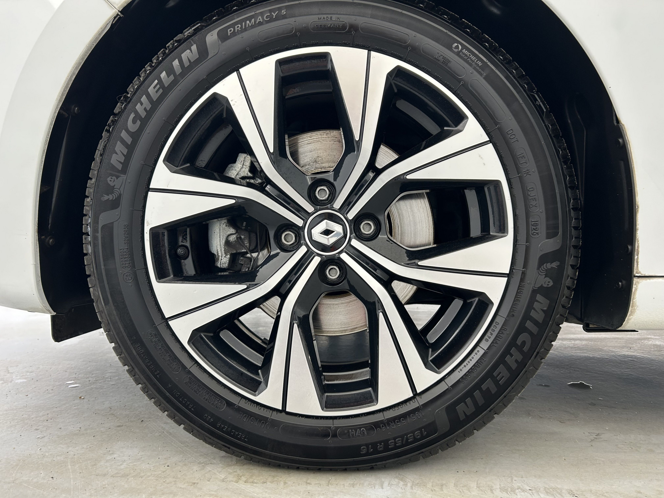 Vente en ligne Renault Clio 5 Clio Blue dCi 100 au prix de 14 890 €