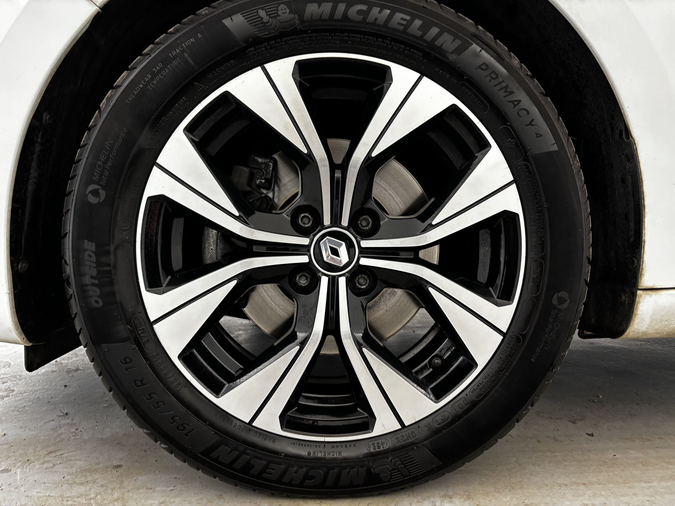 Vente en ligne Renault Clio 5 Clio Blue dCi 100 au prix de 15 290 €