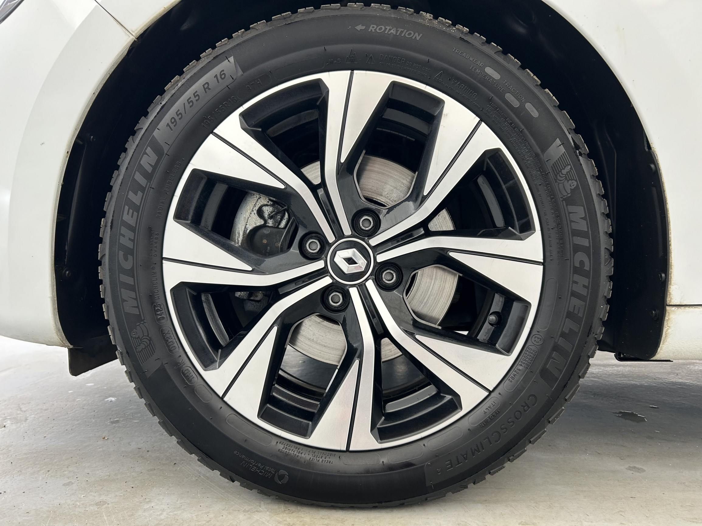 Vente en ligne Renault Clio 5 Clio Blue dCi 100 au prix de 14 890 €