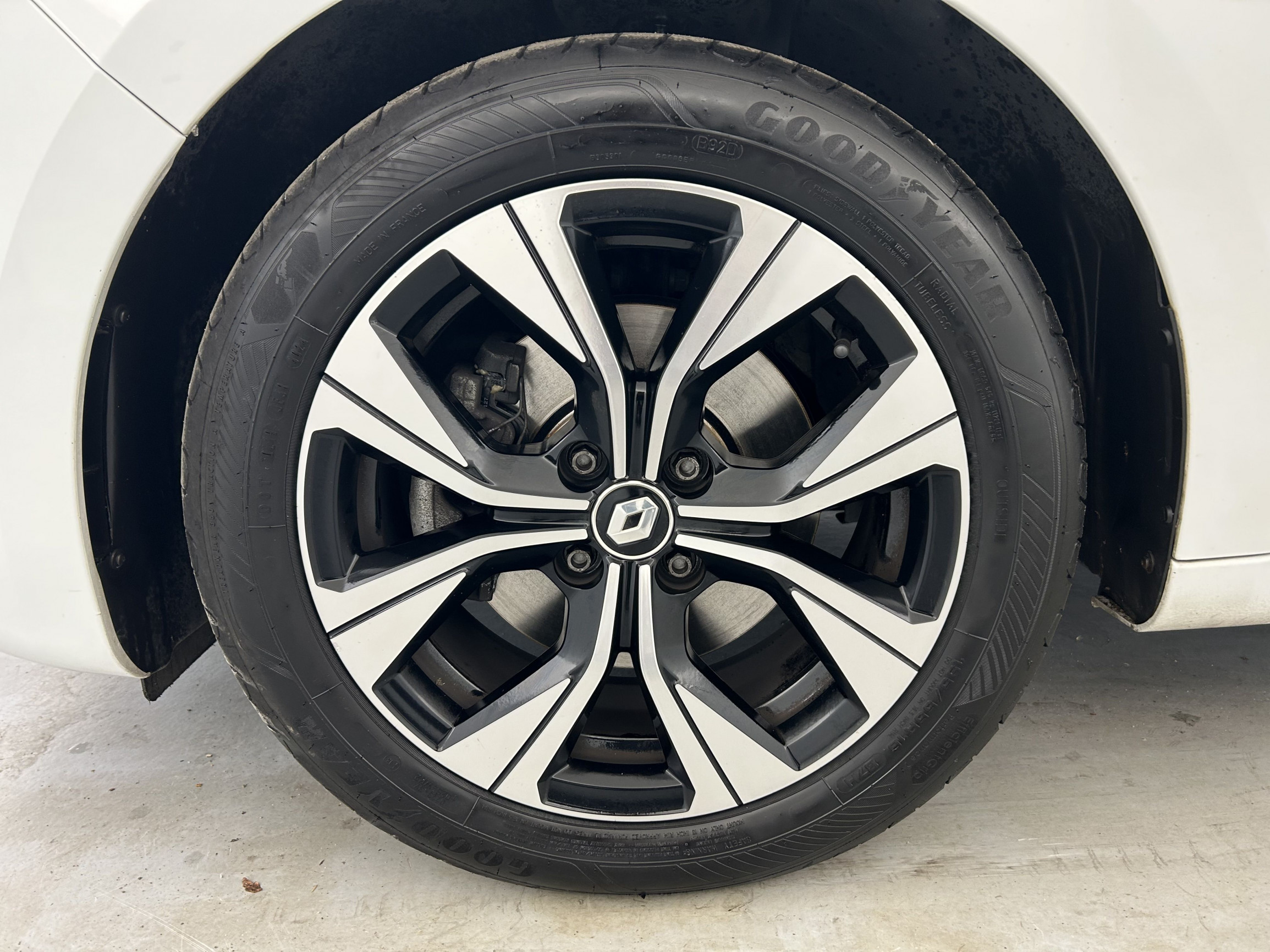 Vente en ligne Renault Clio 5 Clio Blue dCi 100 au prix de 14 490 €