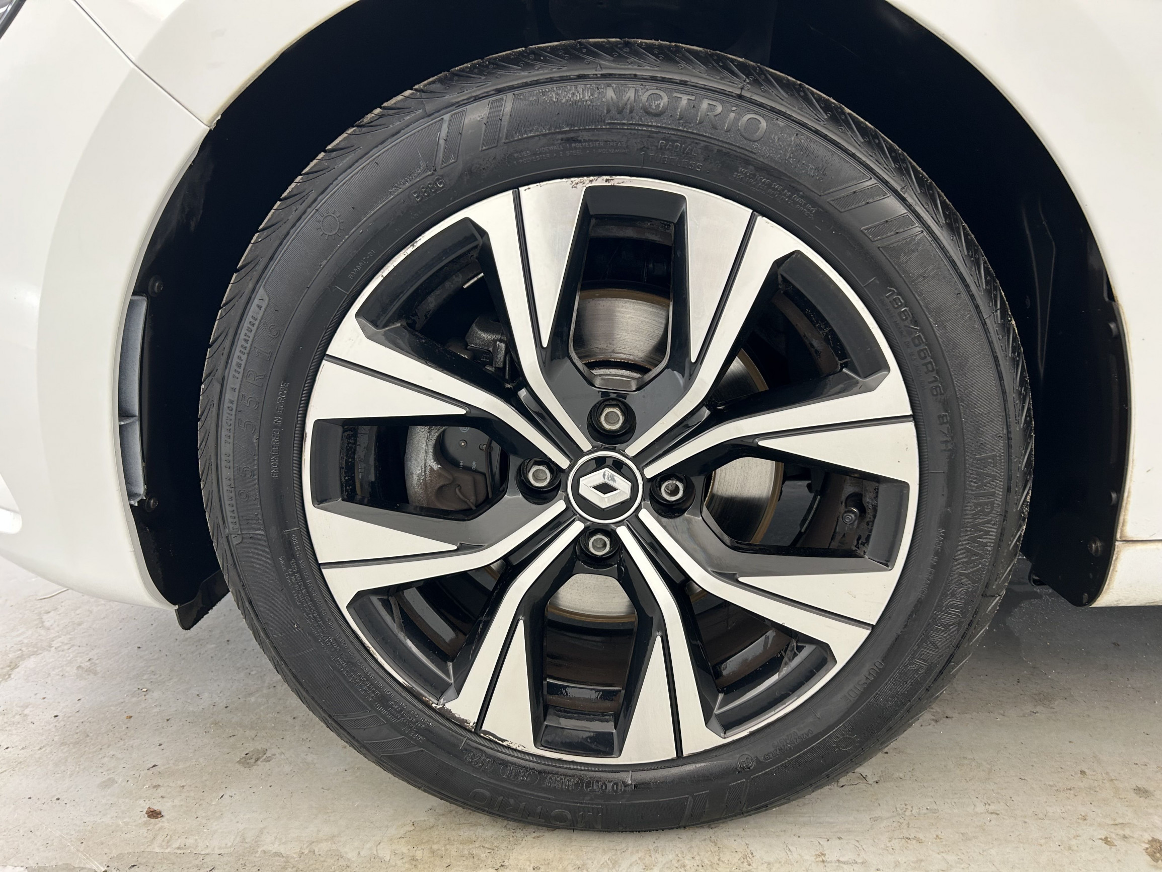 Vente en ligne Renault Clio 5 Clio Blue dCi 100 au prix de 15 290 €