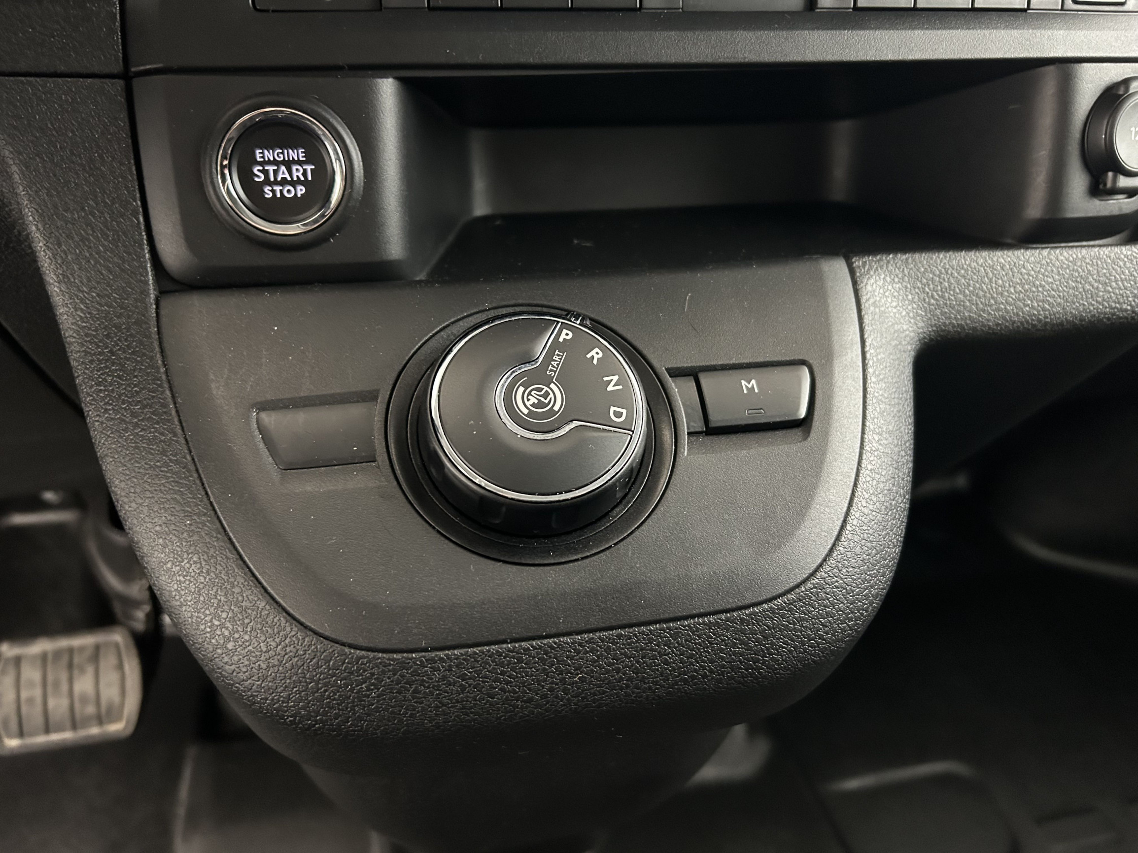 Vente en ligne Peugeot Expert Cabine Approfondie  M BLUEHDI 180 EAT8 AVEC TVA au prix de 31 790 €