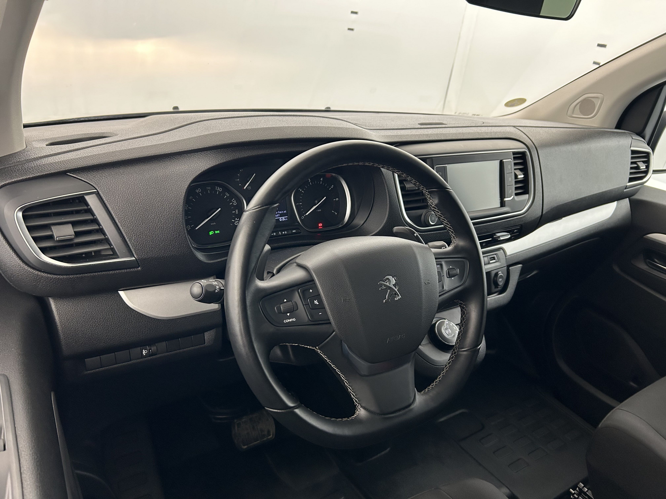 Vente en ligne Peugeot Expert Cabine Approfondie  M BLUEHDI 180 EAT8 AVEC TVA au prix de 31 790 €