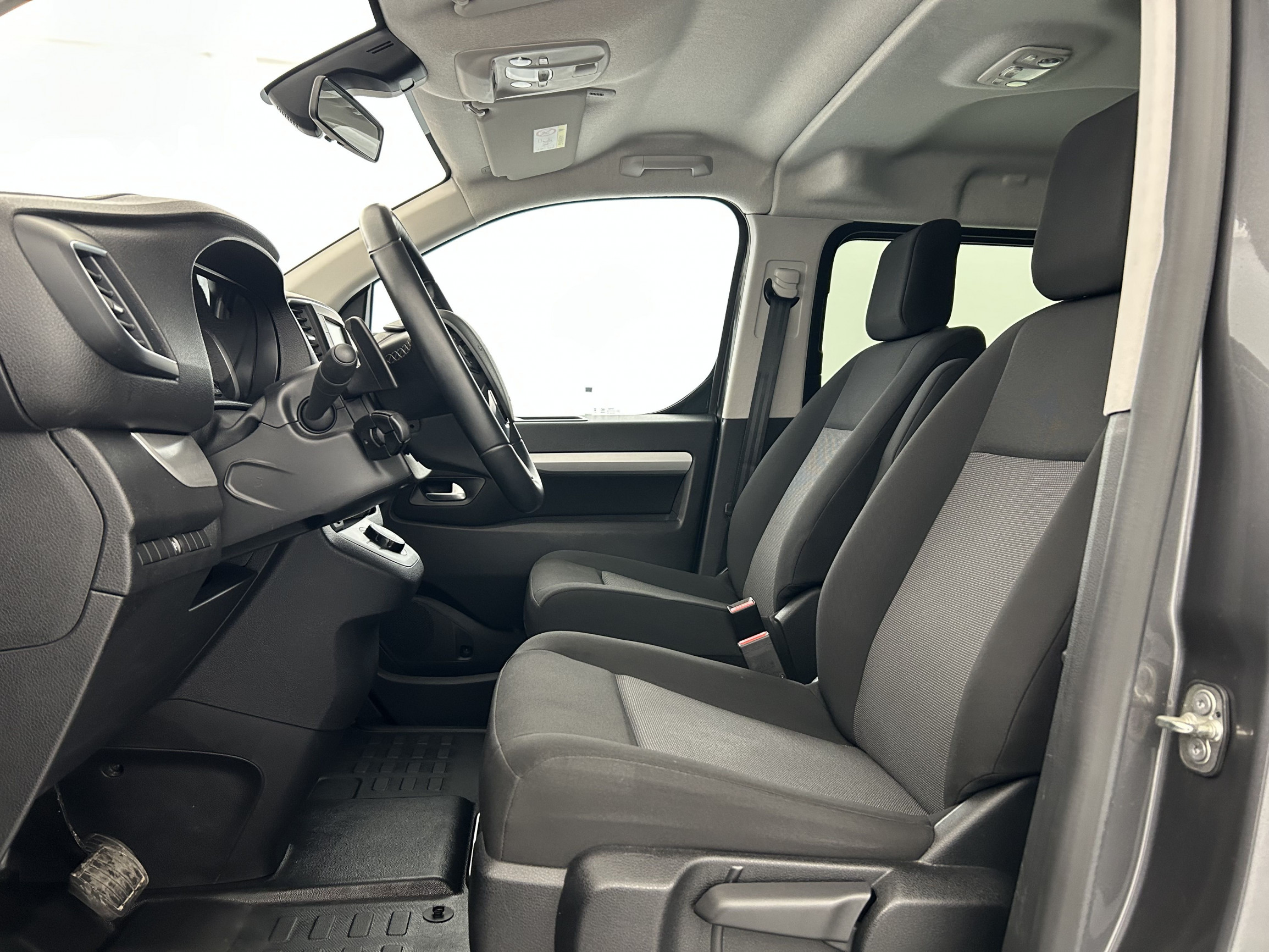 Vente en ligne Peugeot Expert Cabine Approfondie  M BLUEHDI 180 EAT8 AVEC TVA au prix de 31 790 €